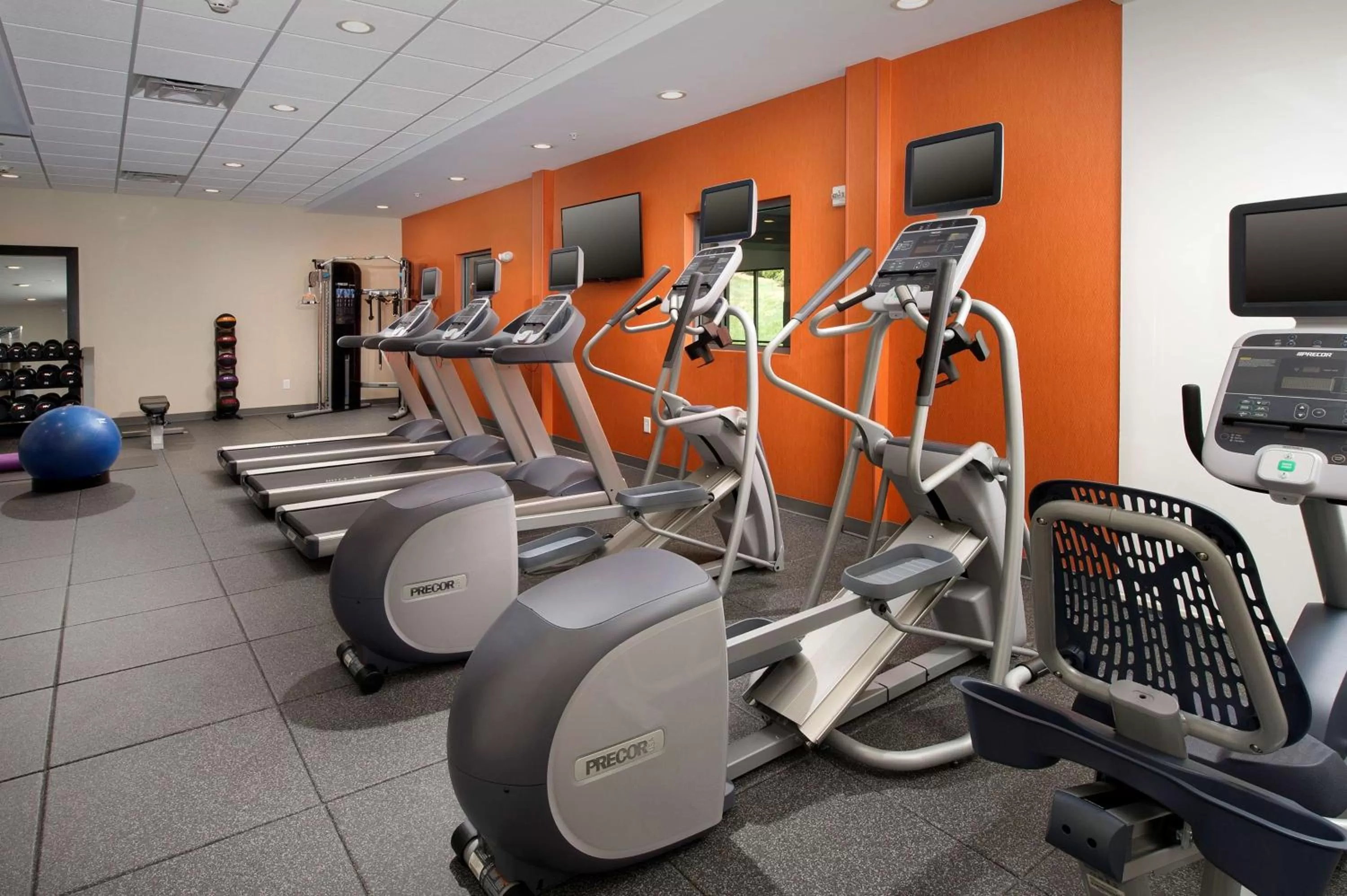 Fitness centre/facilities in Hampton Inn Louisville East Hurstbourne