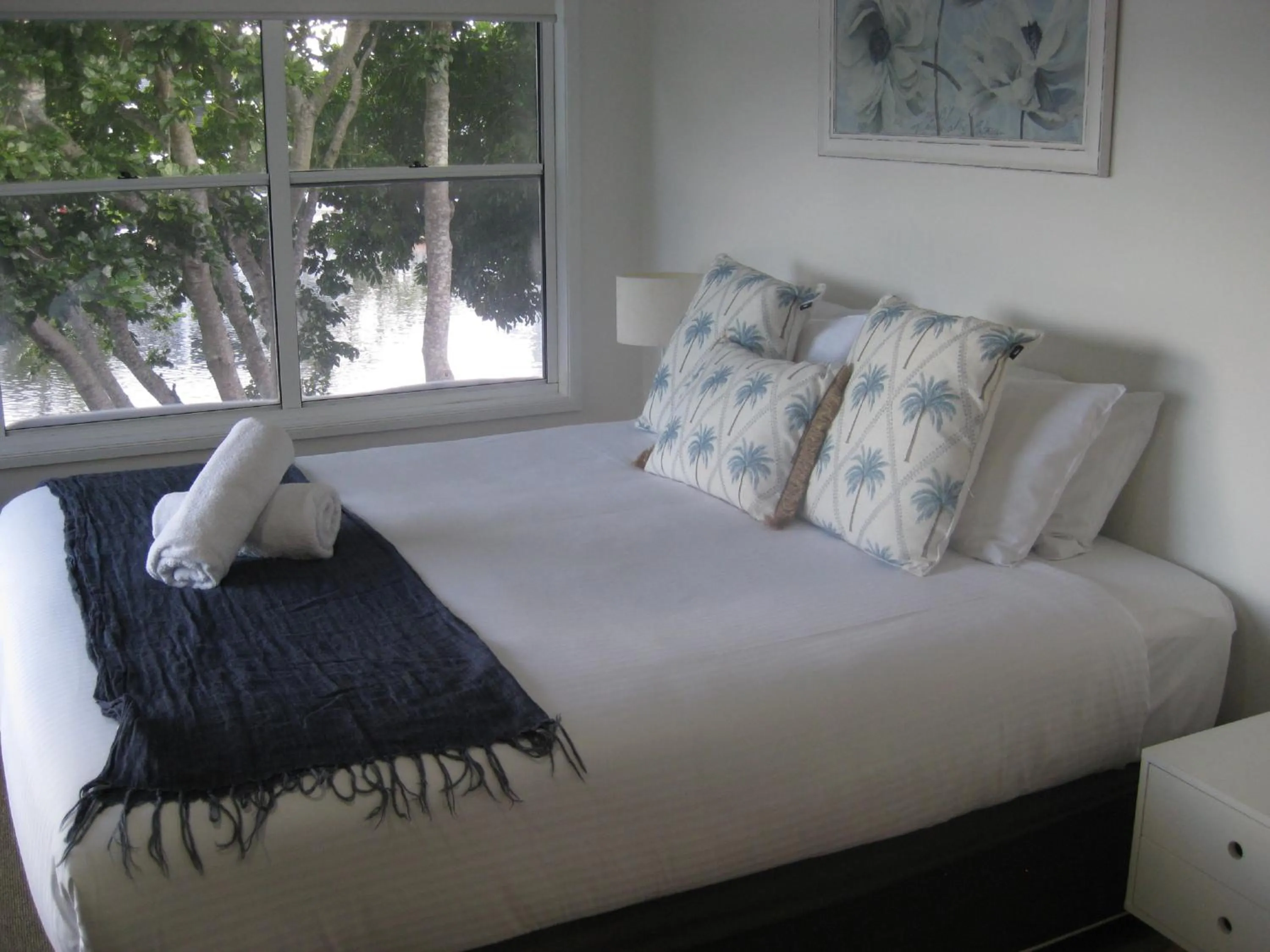Bed in Noosa Entrance Waterfront Resort