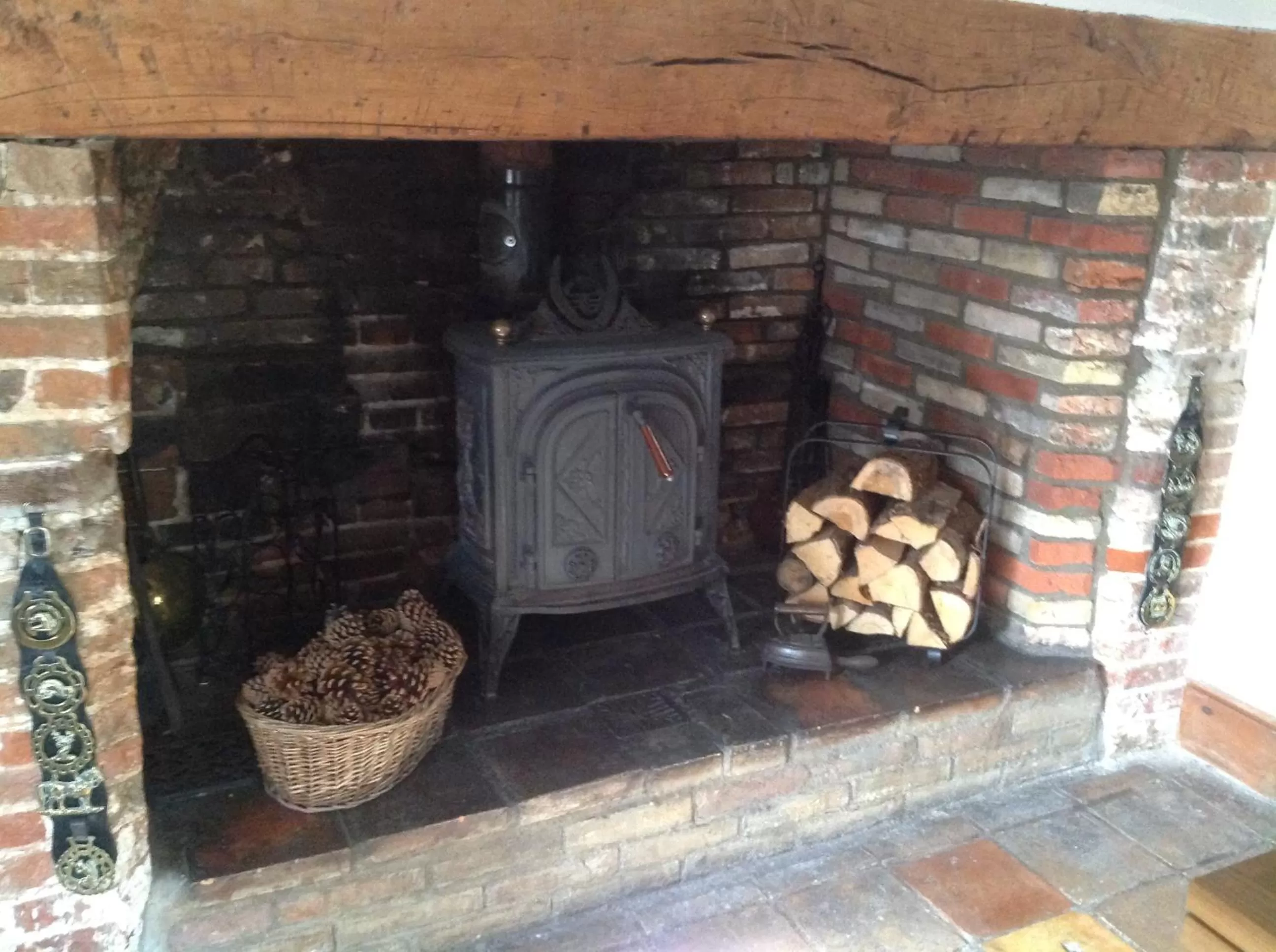 Dining area, BBQ Facilities in Primrose Cottage