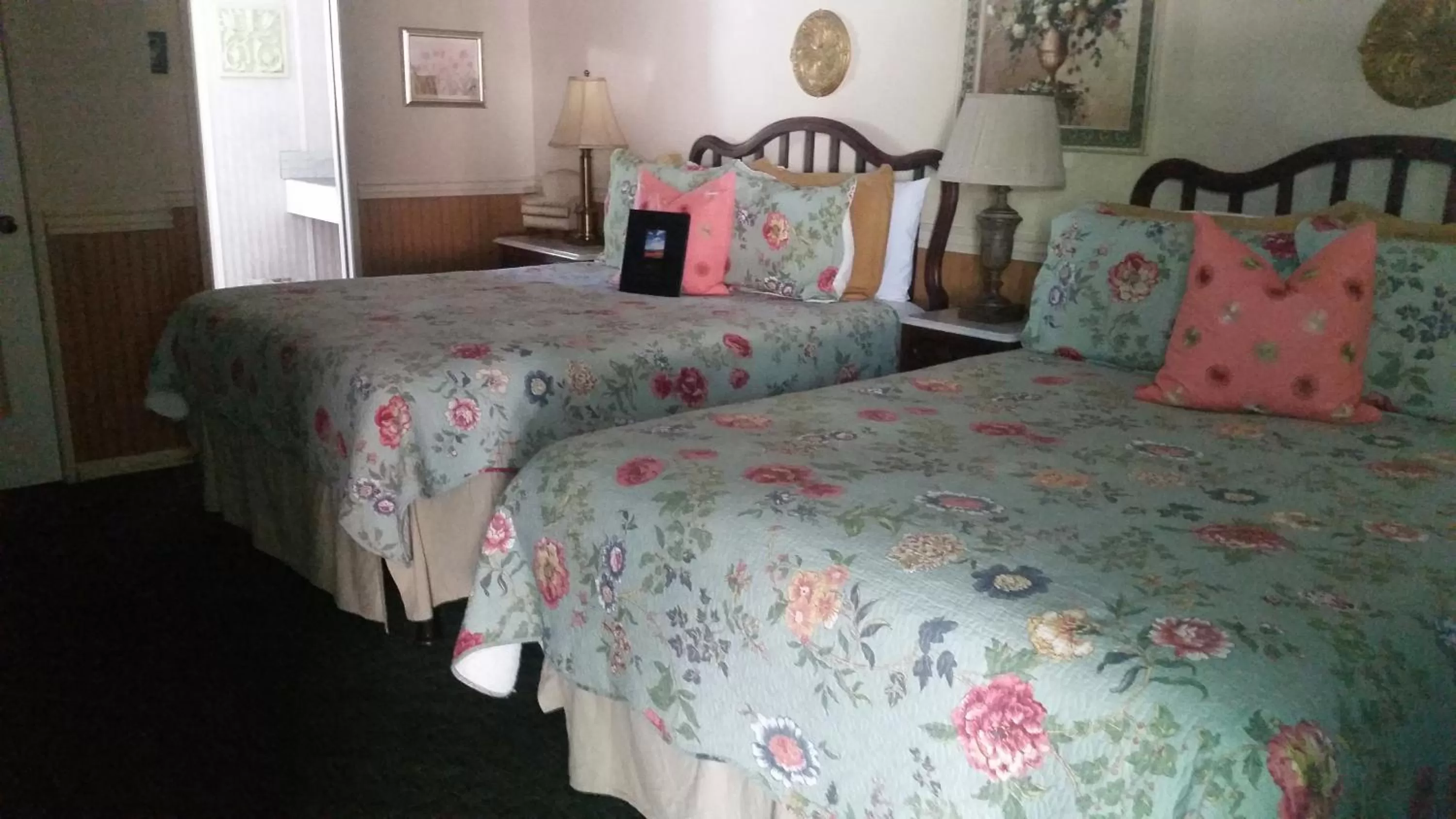Bed in Gunn House Hotel