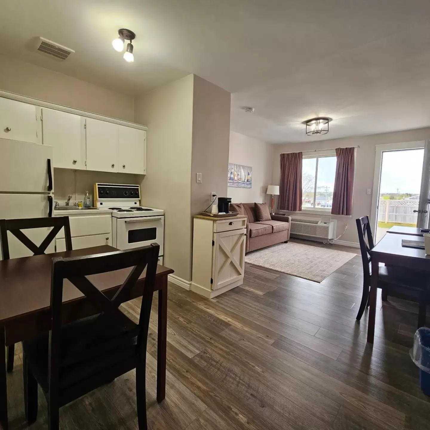 Kitchen or kitchenette in Canadas Best Value Inn & Suites-Charlottetown