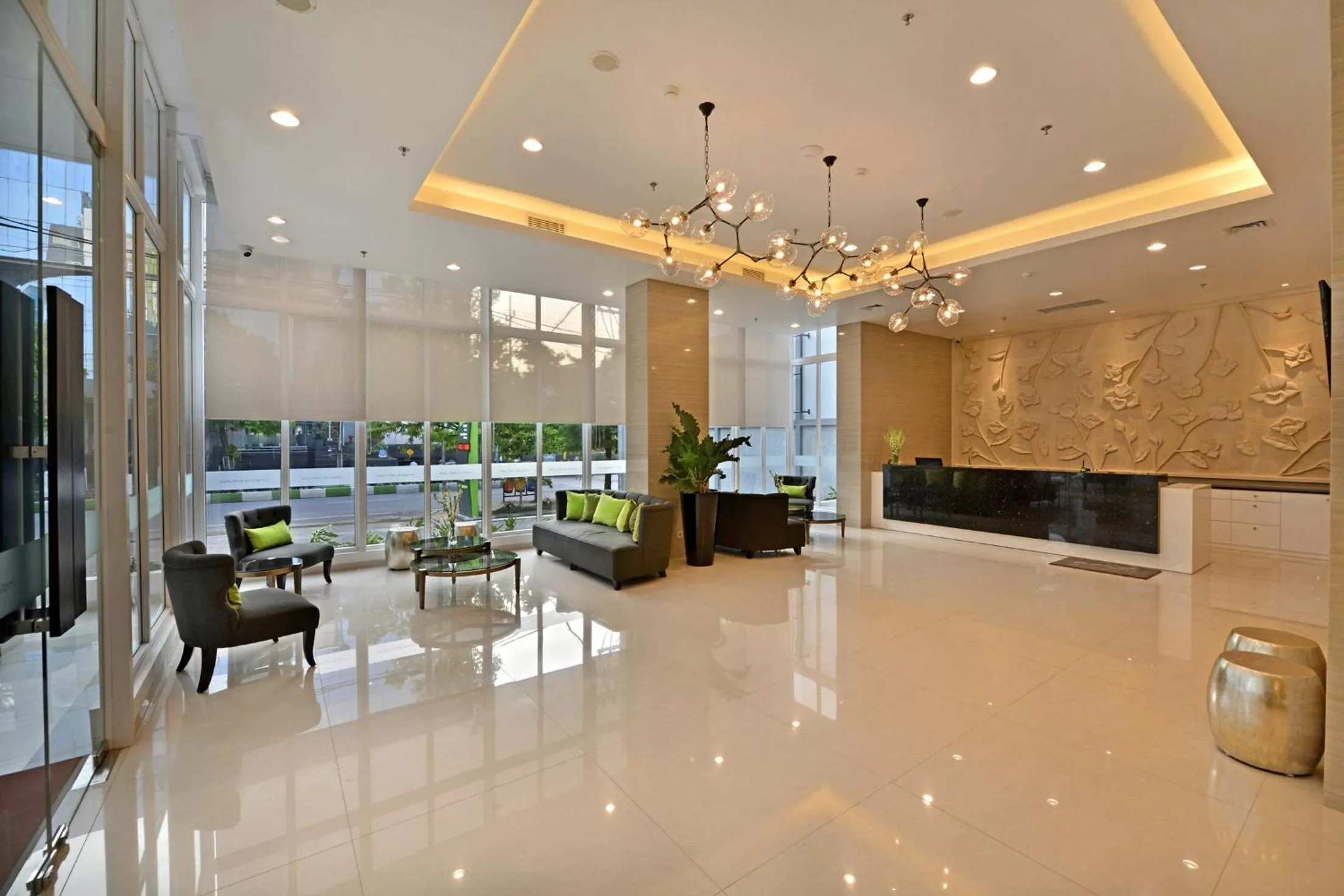 Lobby or reception in Whiz Prime Hotel Basuki Rahmat Malang