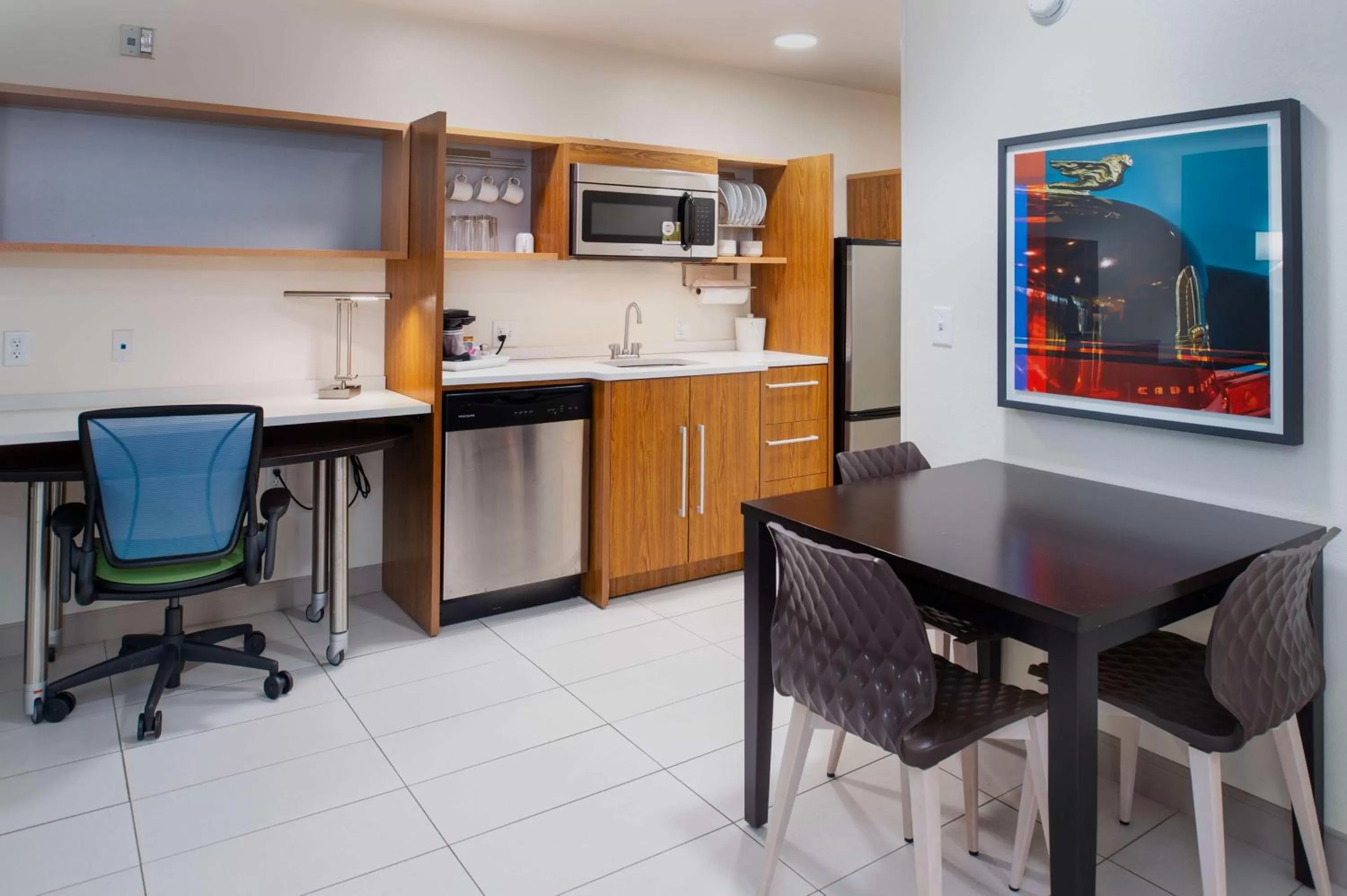 Kitchen or kitchenette in Home2 Suites St. Louis / Forest Park