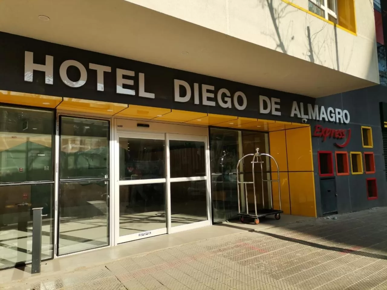 Facade/entrance in Diego de Almagro Providencia Express