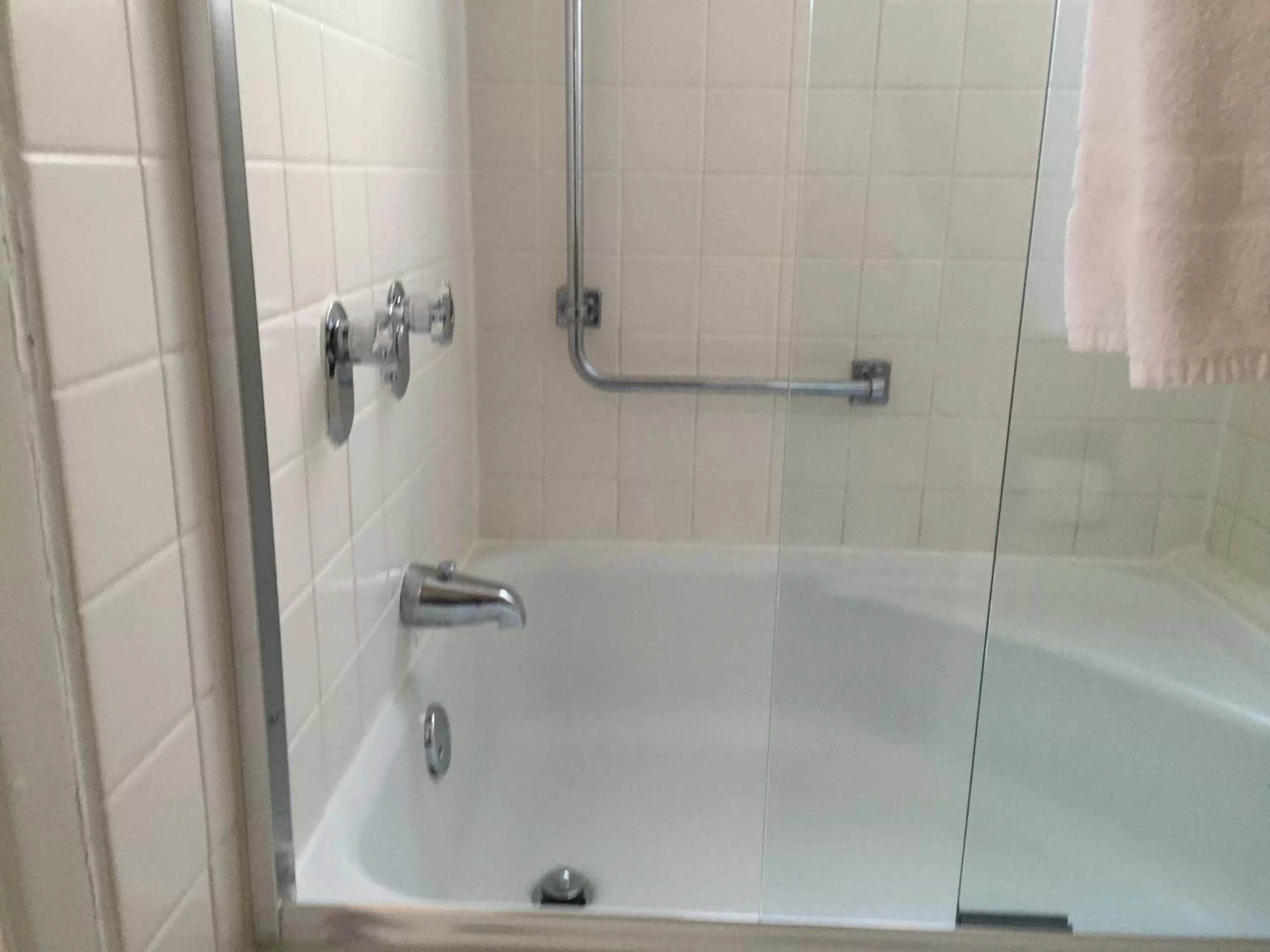 Shower in Hotel Amari