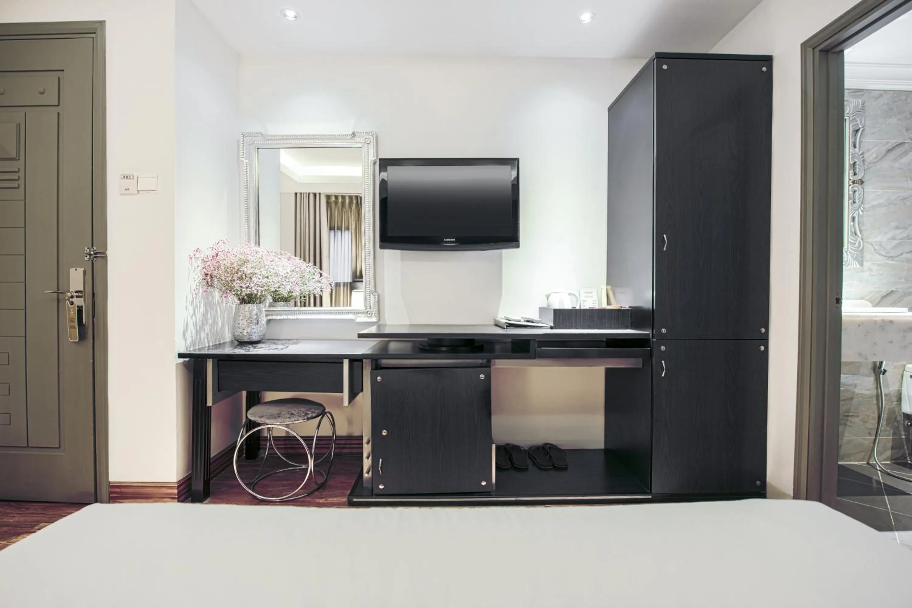 Area and facilities in A&EM - The Petit Hotel