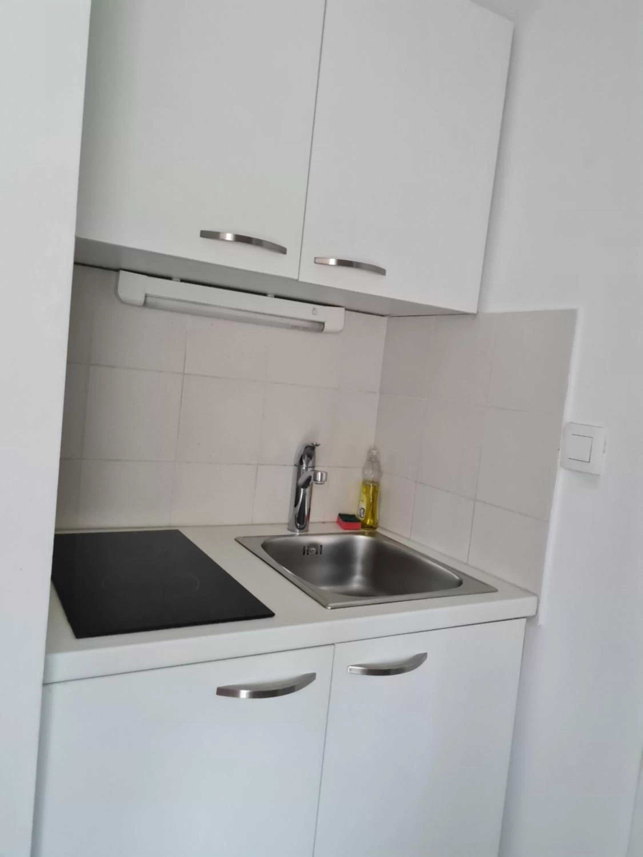 Kitchen or kitchenette, Kitchen/Kitchenette in AZUR ROOMS LJUBLJANA