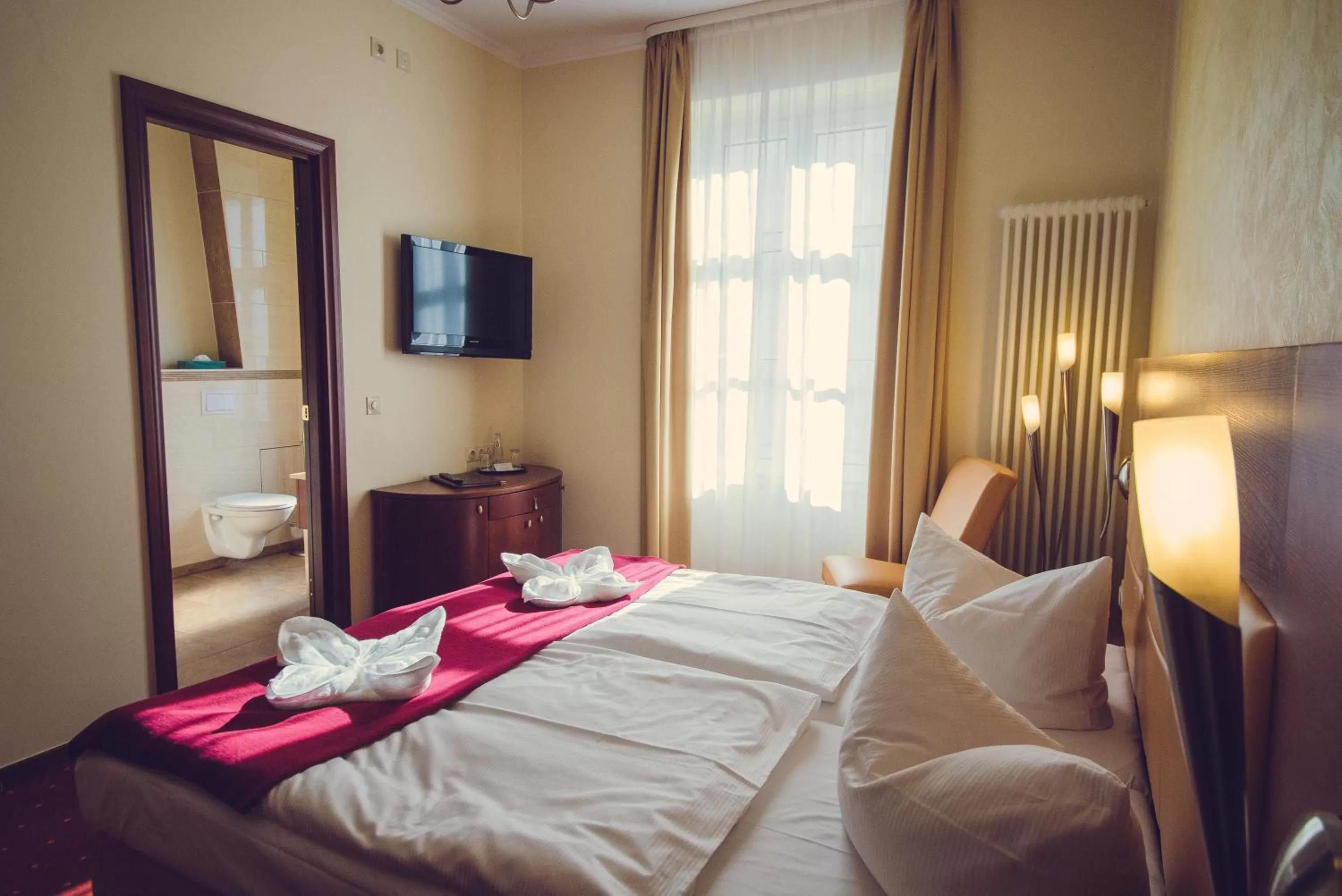 Photo of the whole room, Bed in Hotel Arena City