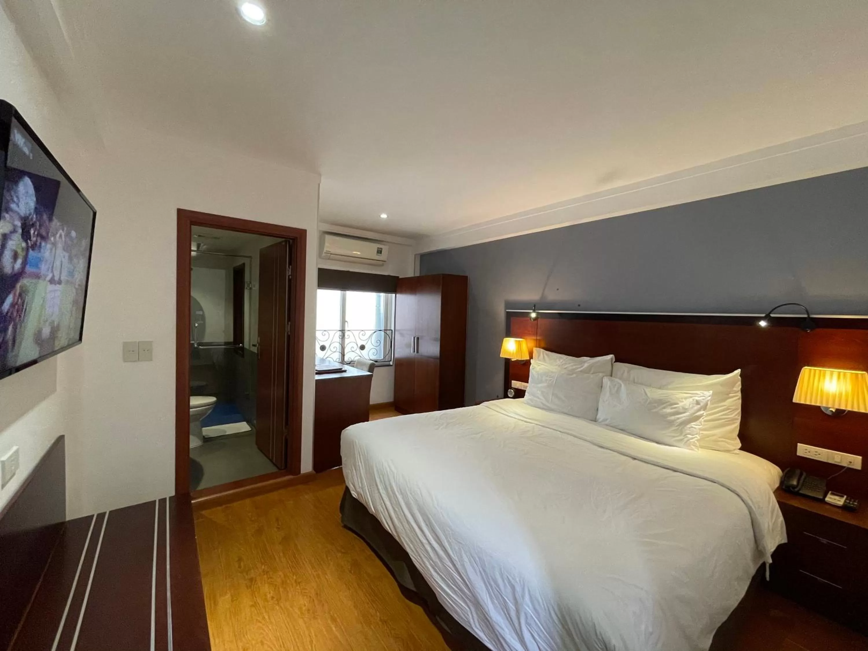 Bedroom, Bed in The Vancouver Hotel - Ninh Binh