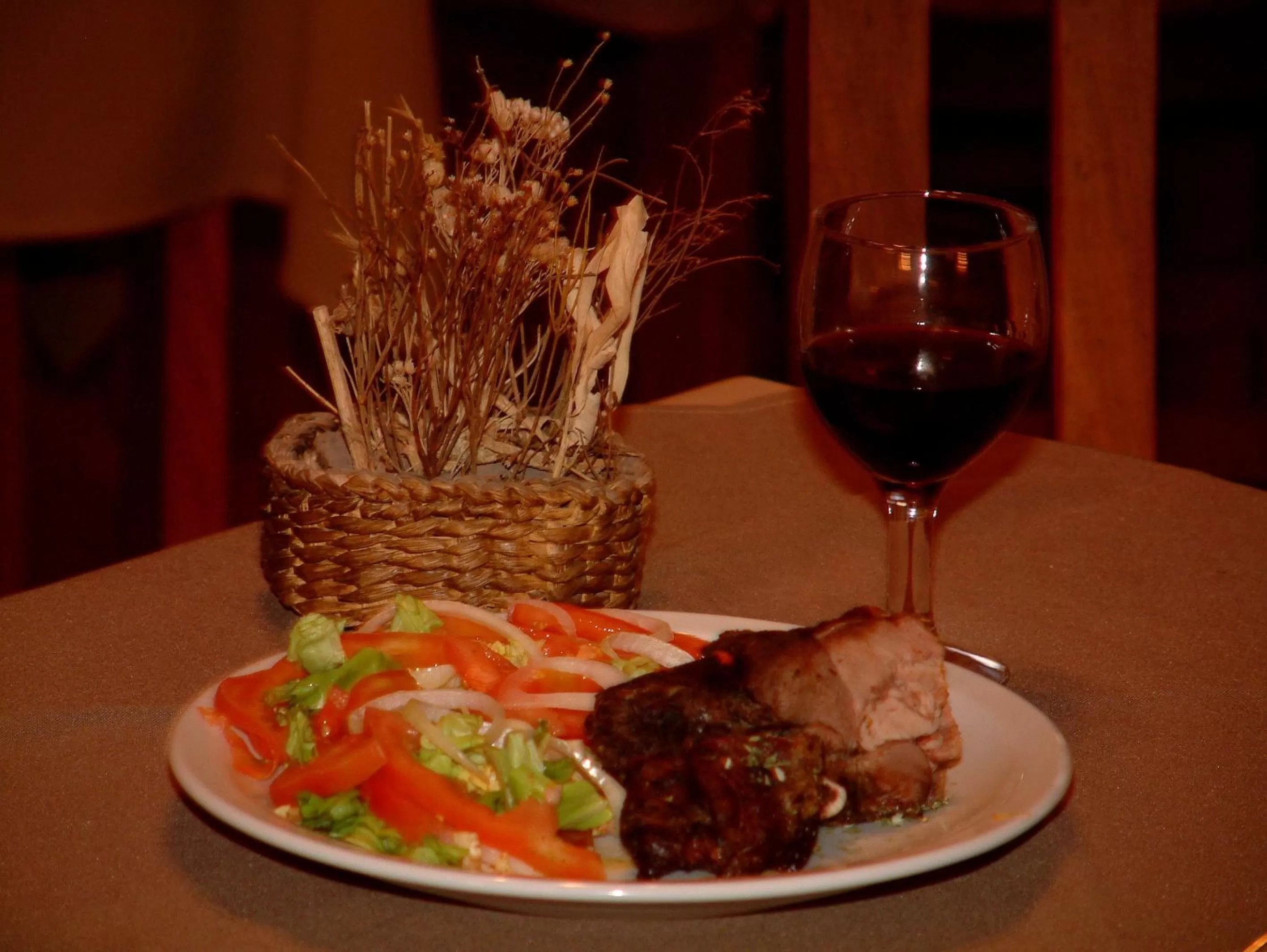 Restaurant/places to eat in Hosteria Vientos Del Sur