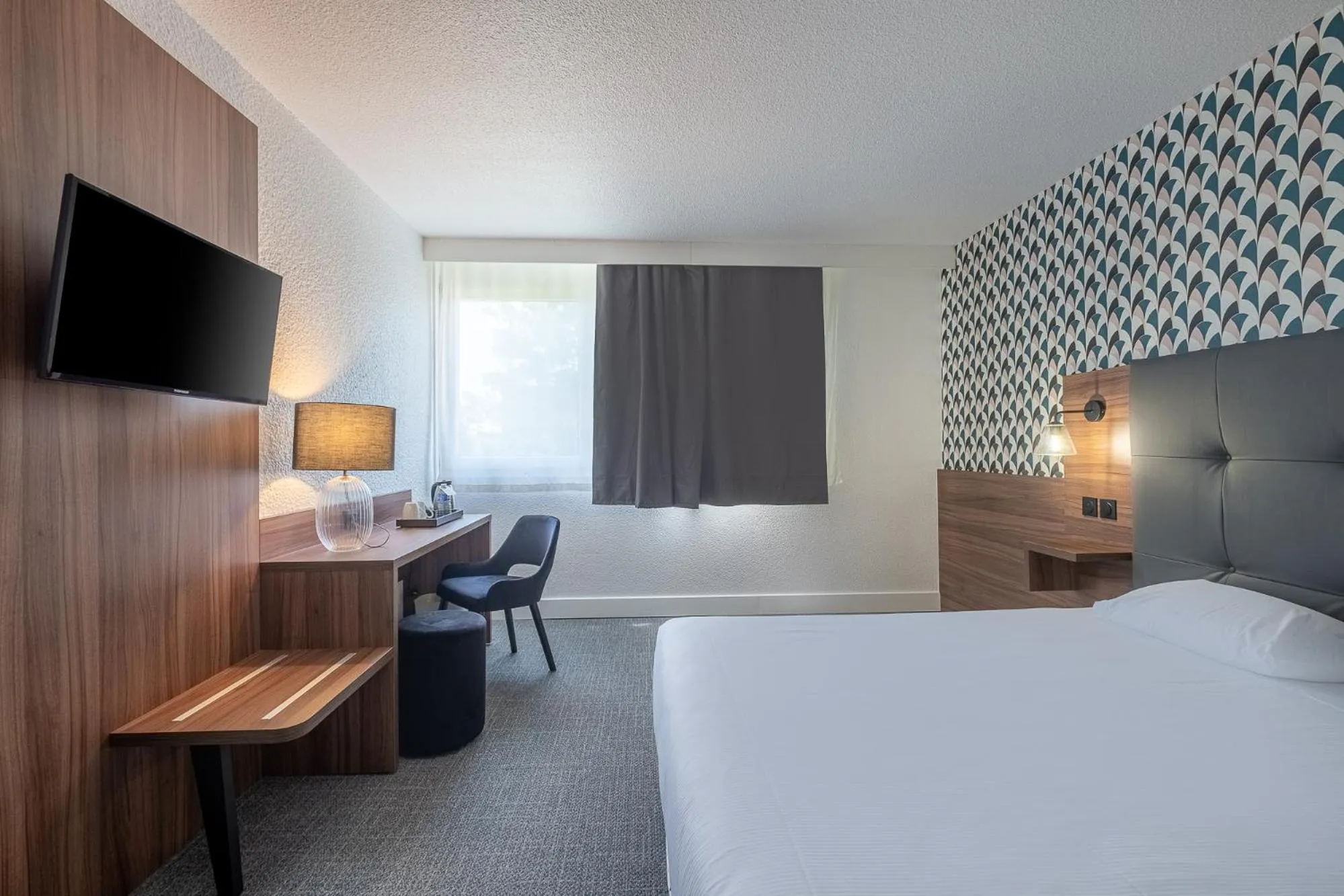 TV and multimedia, Bed in Hôtel Akena Poitiers Nord Futuroscope