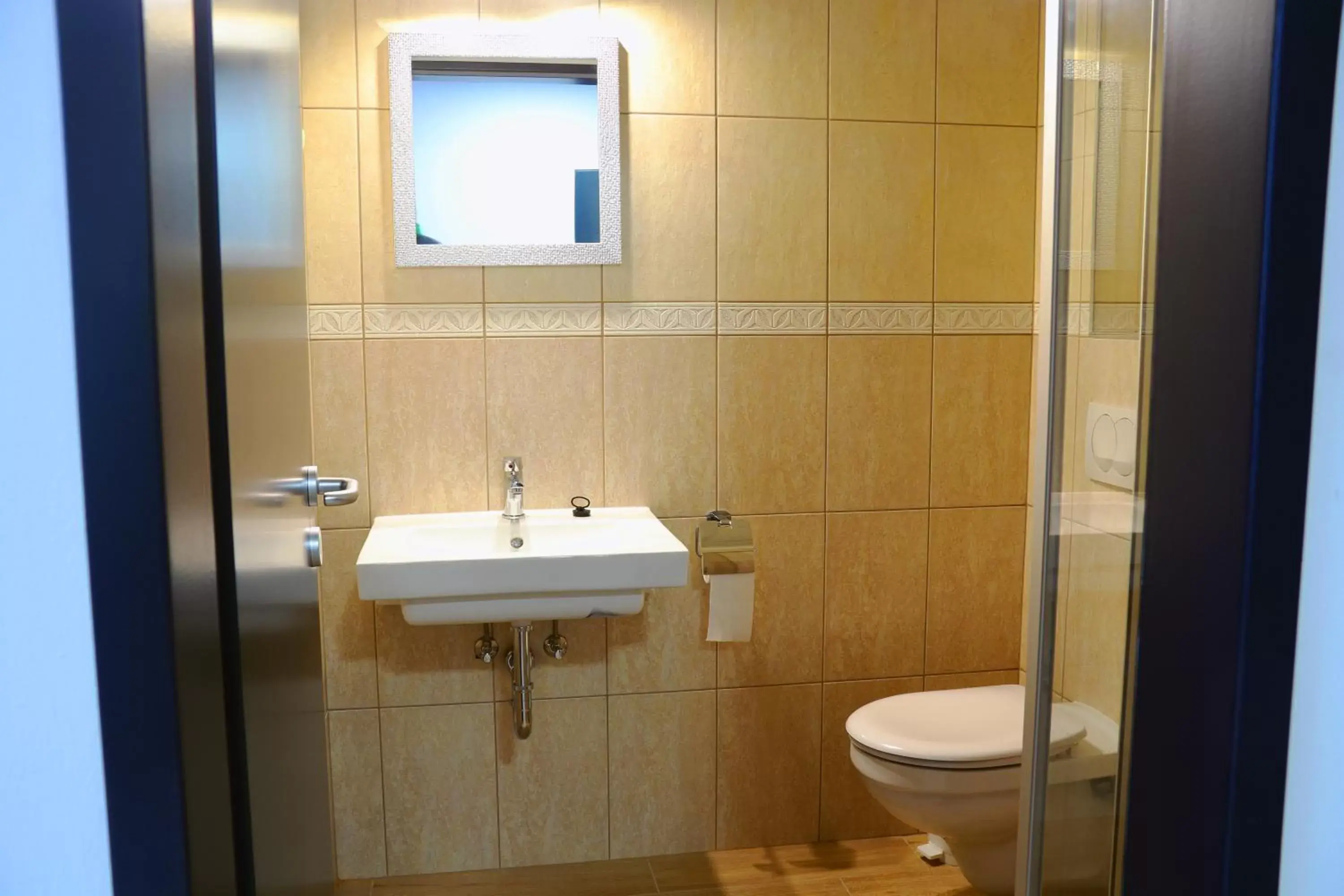 Standard Double or Twin Room in TOP HOTEL Standard Double or Twin Room in TOP HOTEL