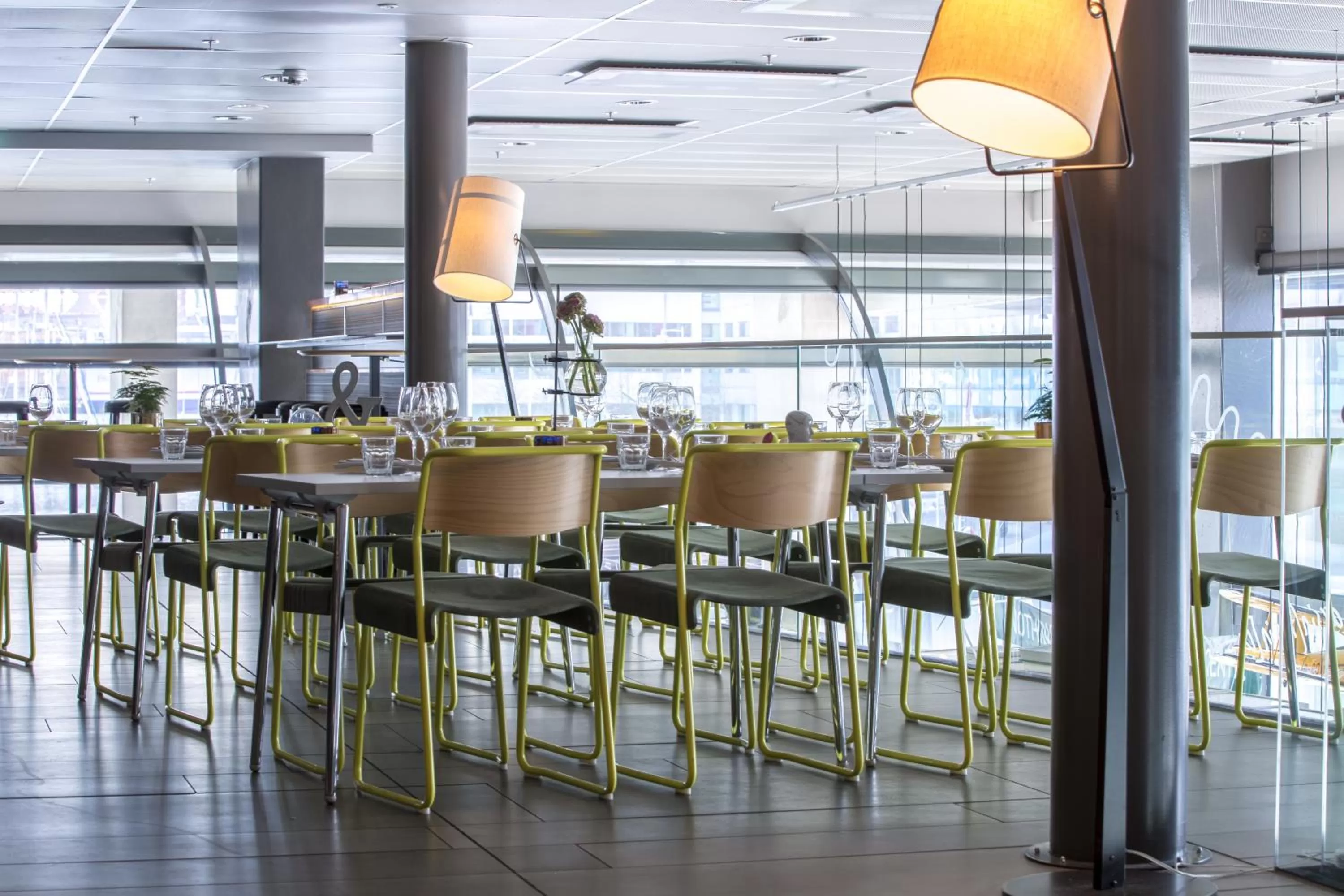 Restaurant/places to eat in Radisson Blu Riverside Hotel