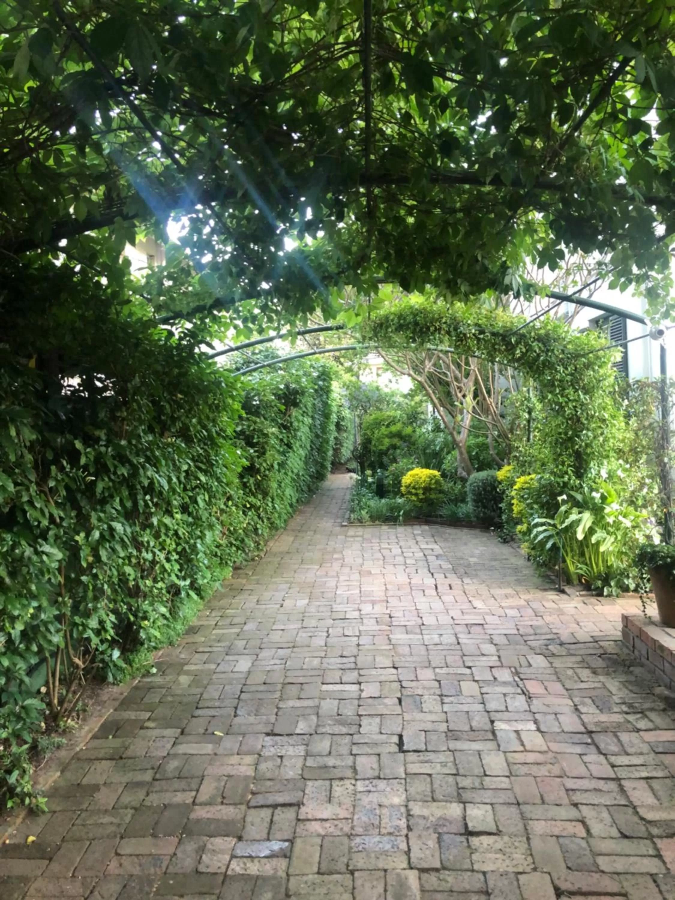 Facade/entrance in Sandown Lodge