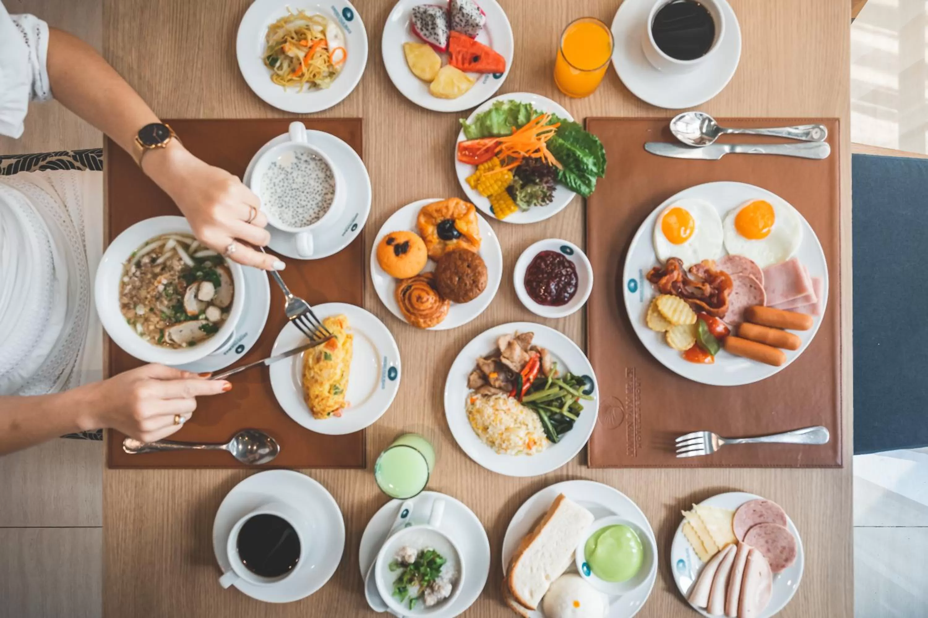 Restaurant/places to eat in Jomtien Palm Beach Hotel and Resort