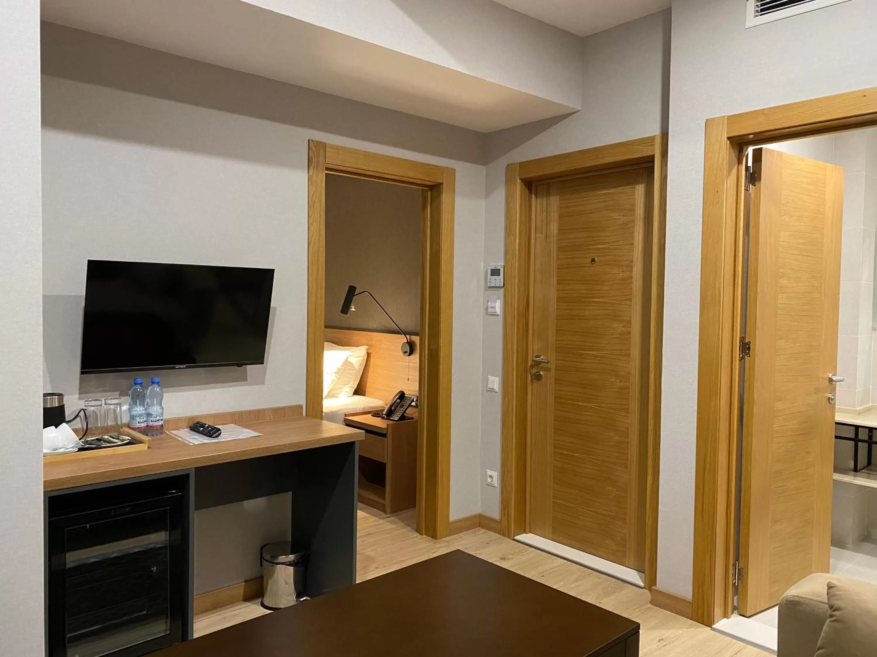 TV and multimedia, TV/Entertainment Center in Hotel Banovani