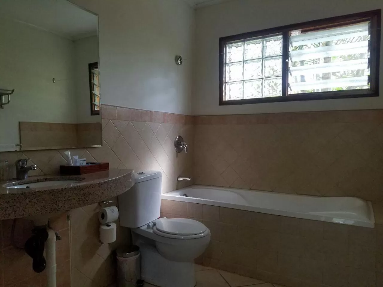 Bathroom in Ufulu Gardens Hotel