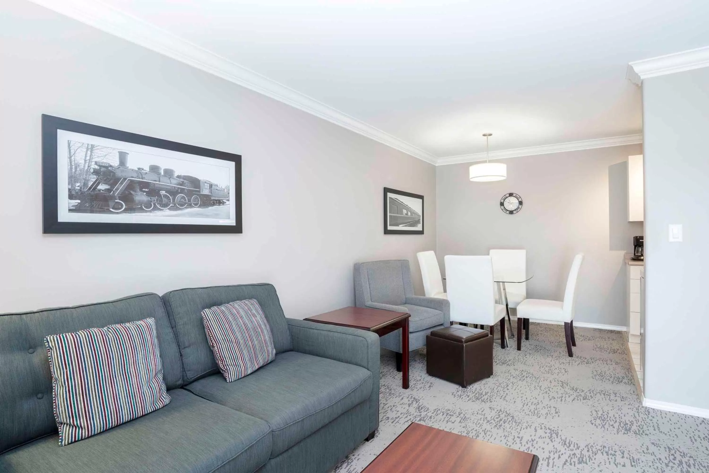 Living room in Sandman Hotel & Suites Prince George