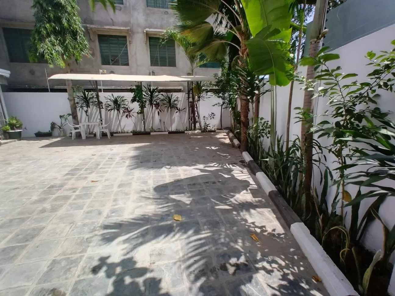 Parking in 6 Park Retreat