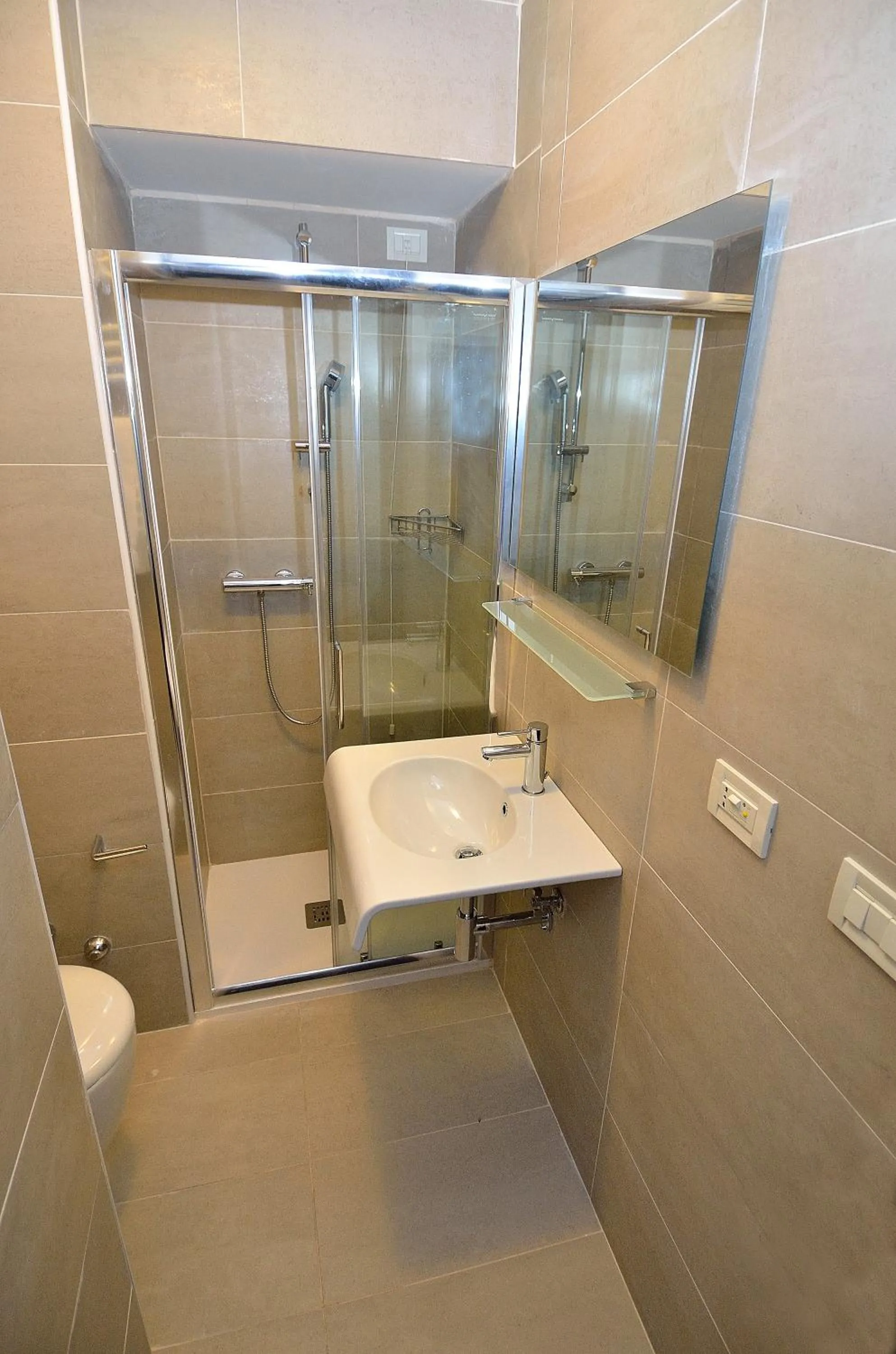 Shower in Hotel San Giuliano