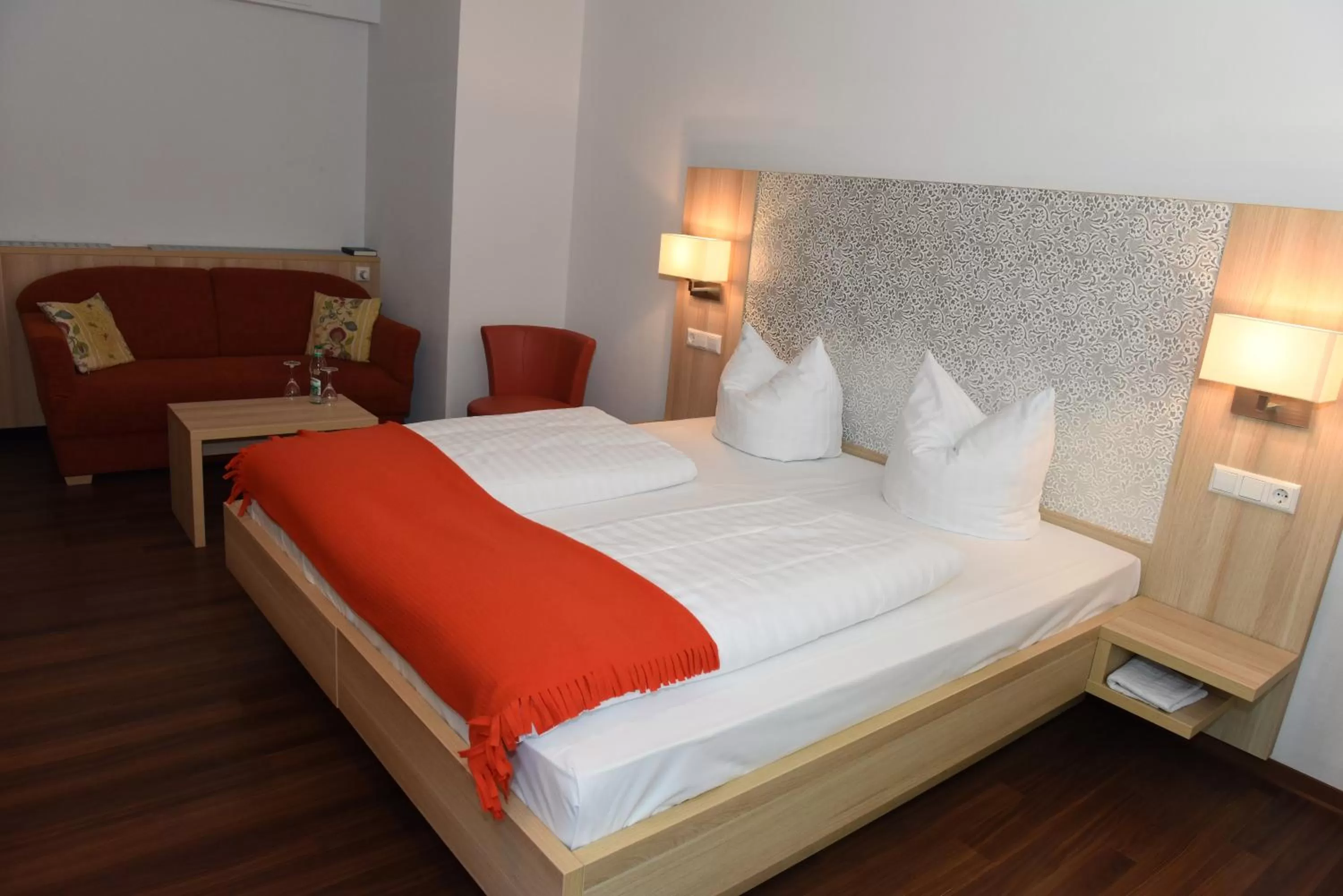 Photo of the whole room, Bed in Badischer Landgasthof Hirsch