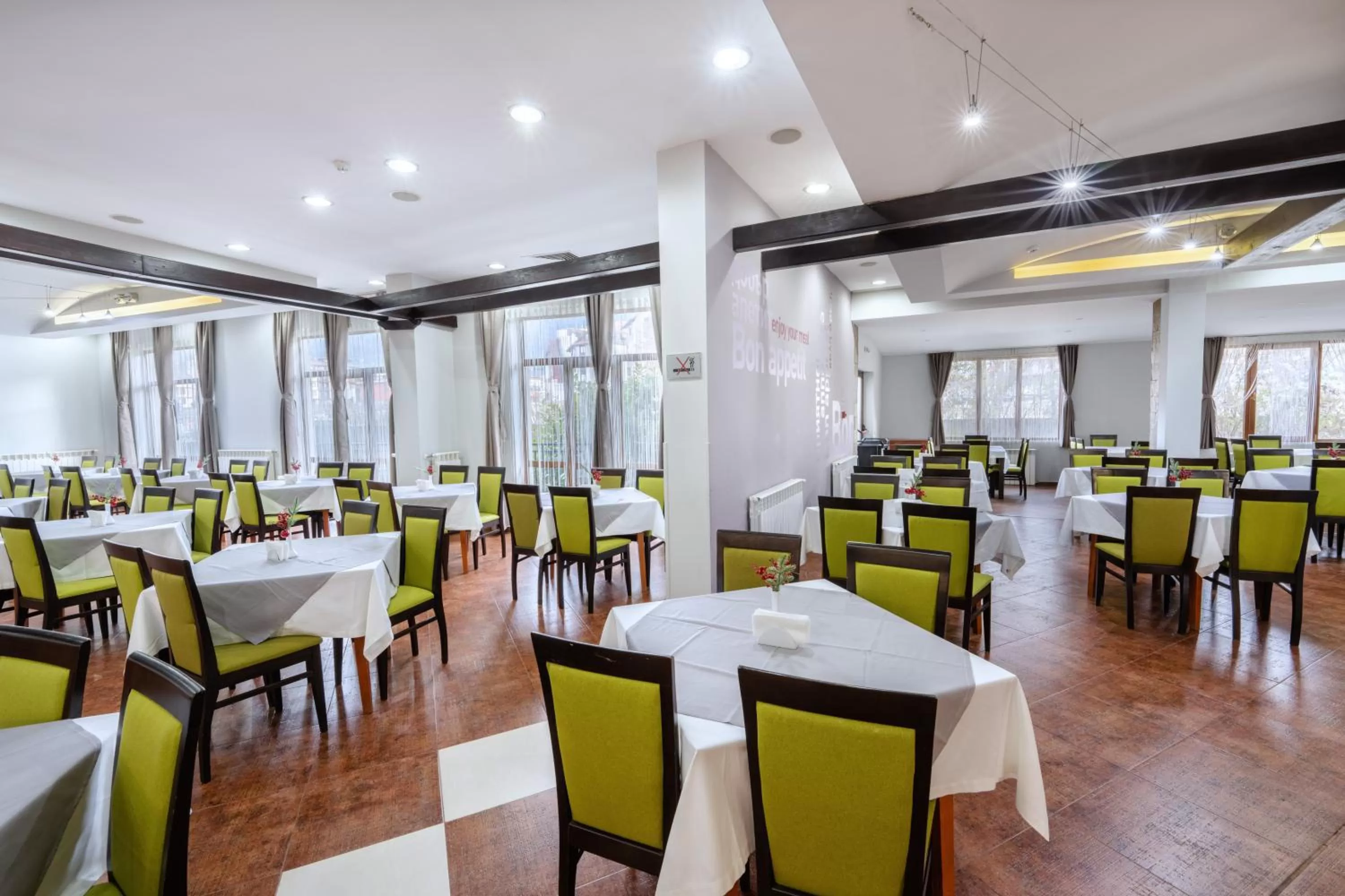 Restaurant/places to eat in MPM Hotel Guinness