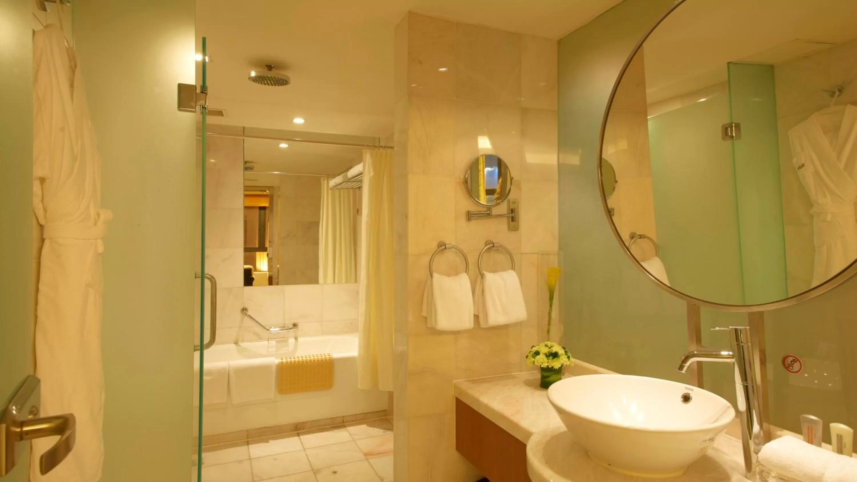 Photo of the whole room in Guo Ji Yi Yuan Hotel