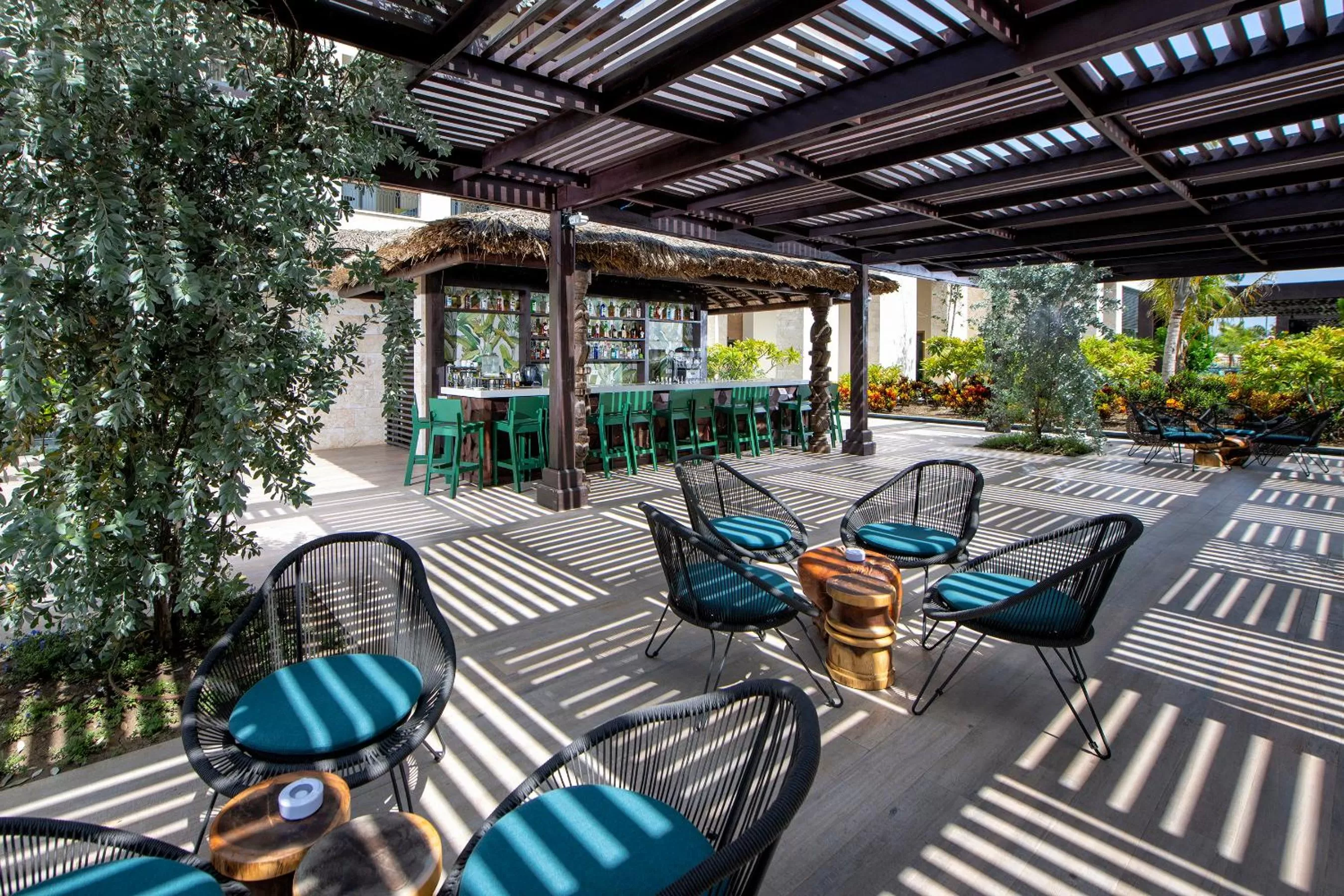 Lounge or bar in Unique Club at Lopesan Costa Bávaro Resort