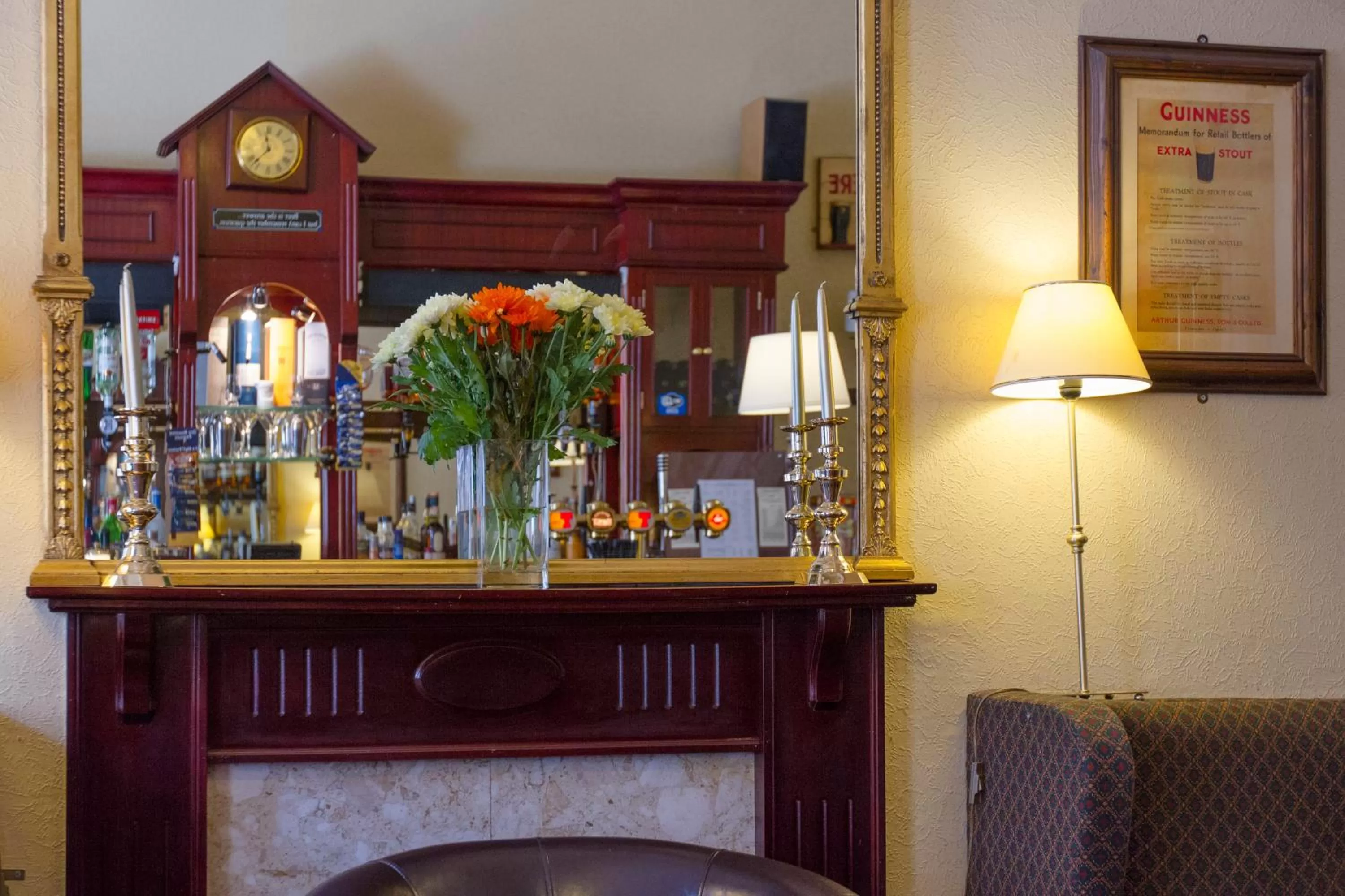 Lounge or bar in Thistle Hotel