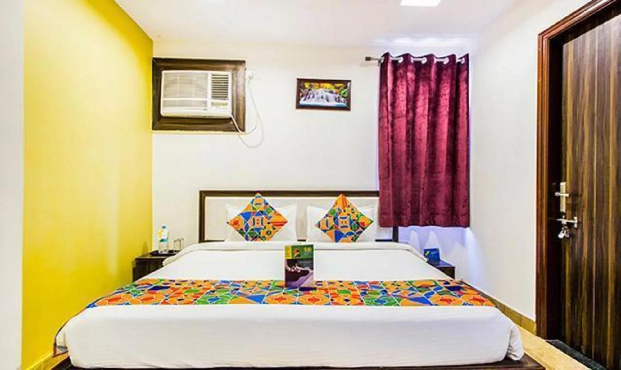 Bed in FabHotel Airport Residency