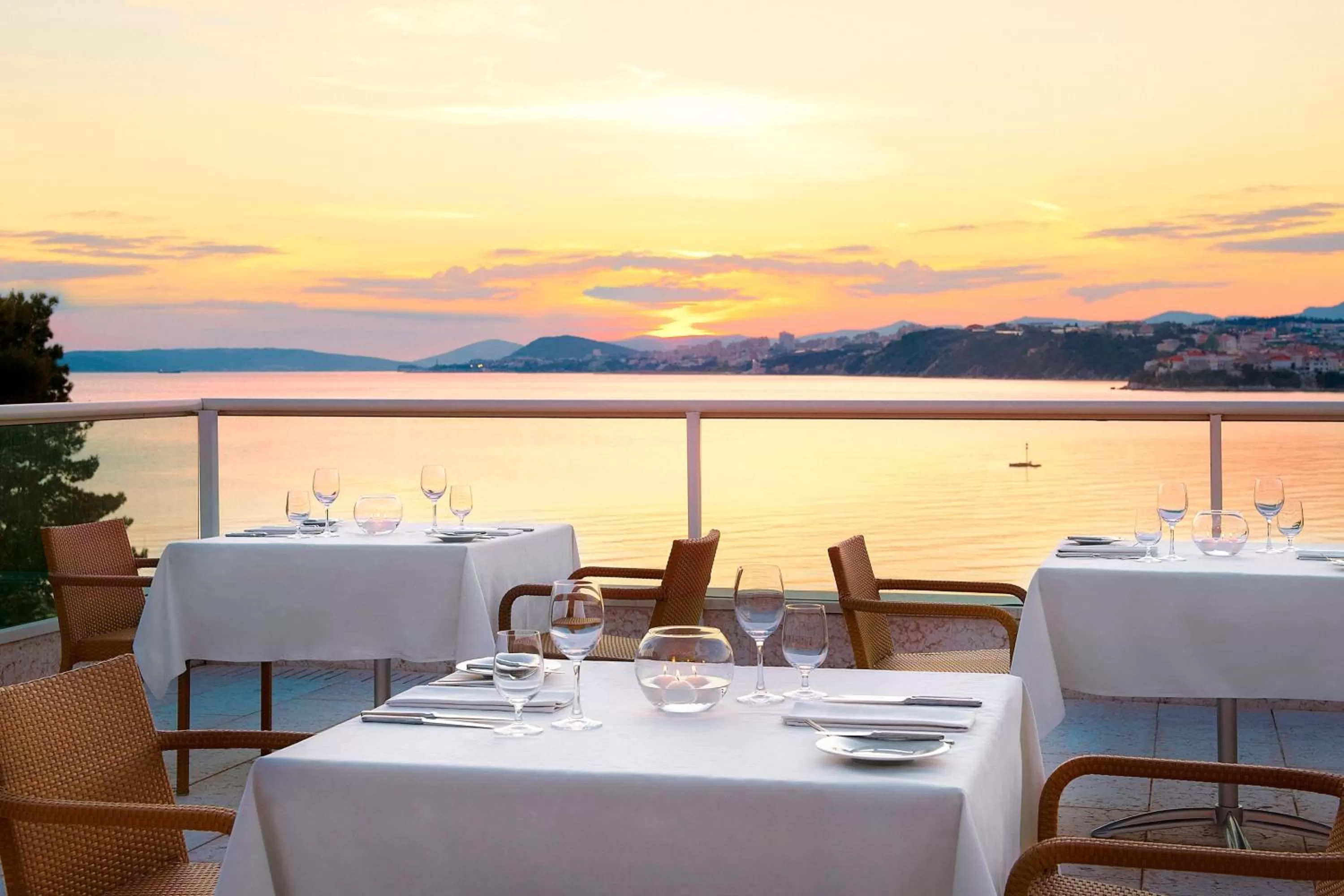 Restaurant/places to eat in Le Meridien Lav Split