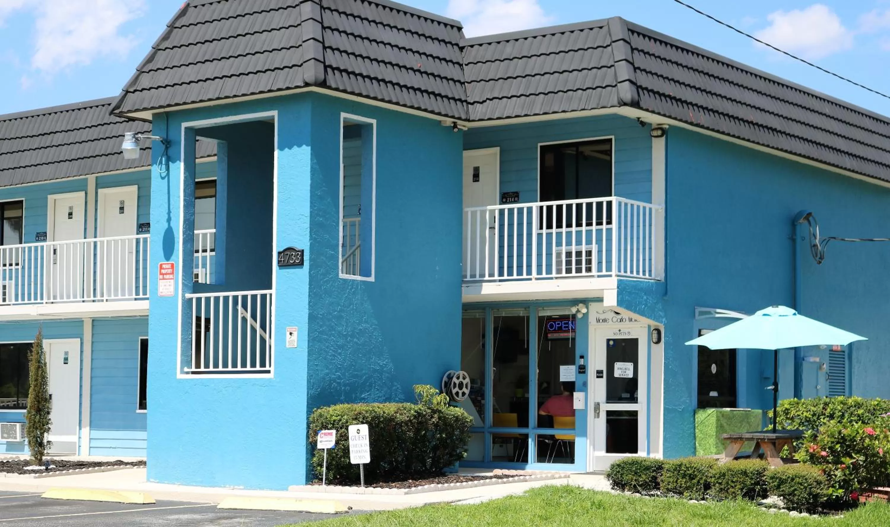 Property Building in Monte Carlo Inn- Near Disney