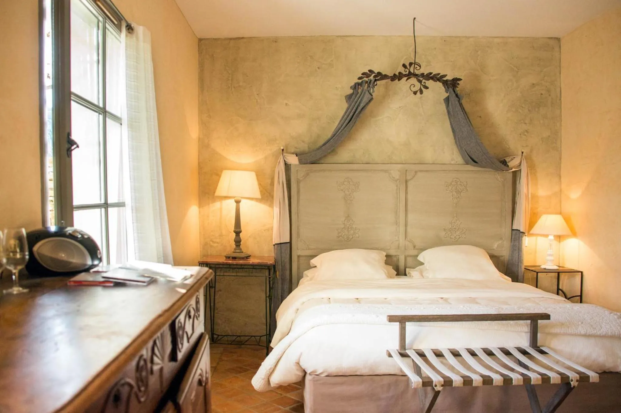 Bed in Hôtel-Spa Le Saint Cirq