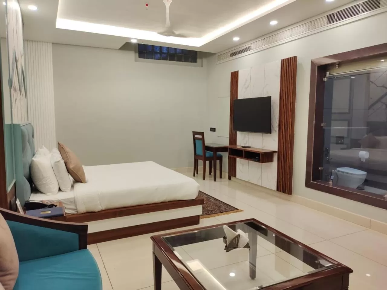 Bedroom in Hotel Leela Grande