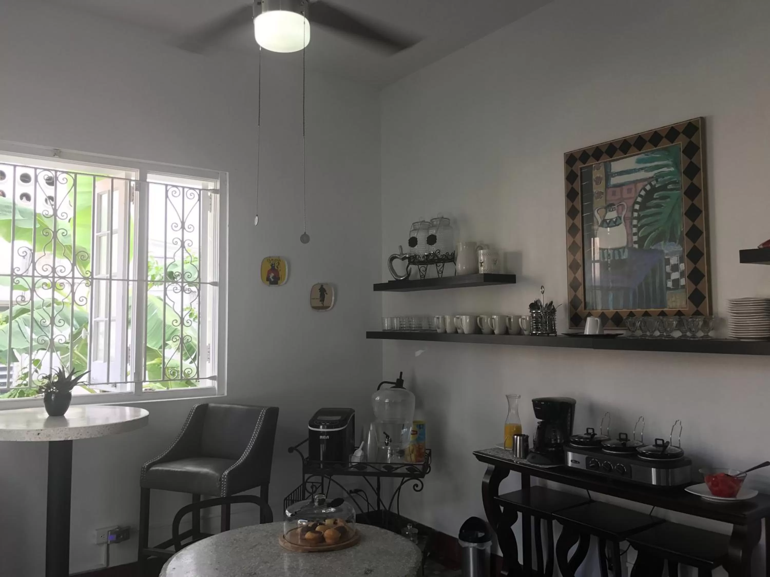 Coffee/tea facilities in Casa Isabel B&B