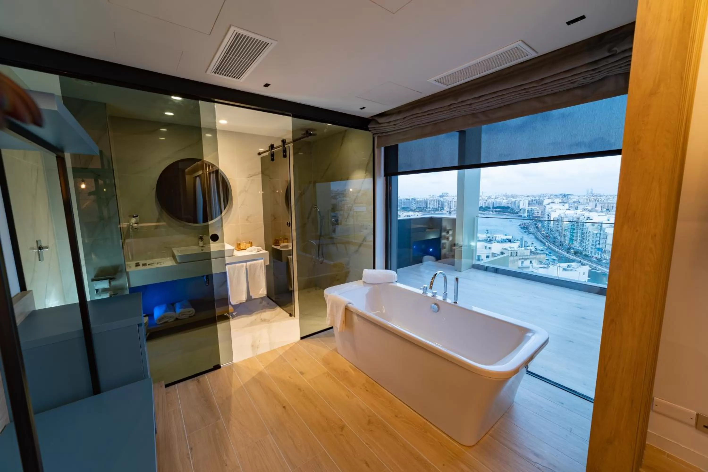 Shower in Mercure St. Julian's Malta