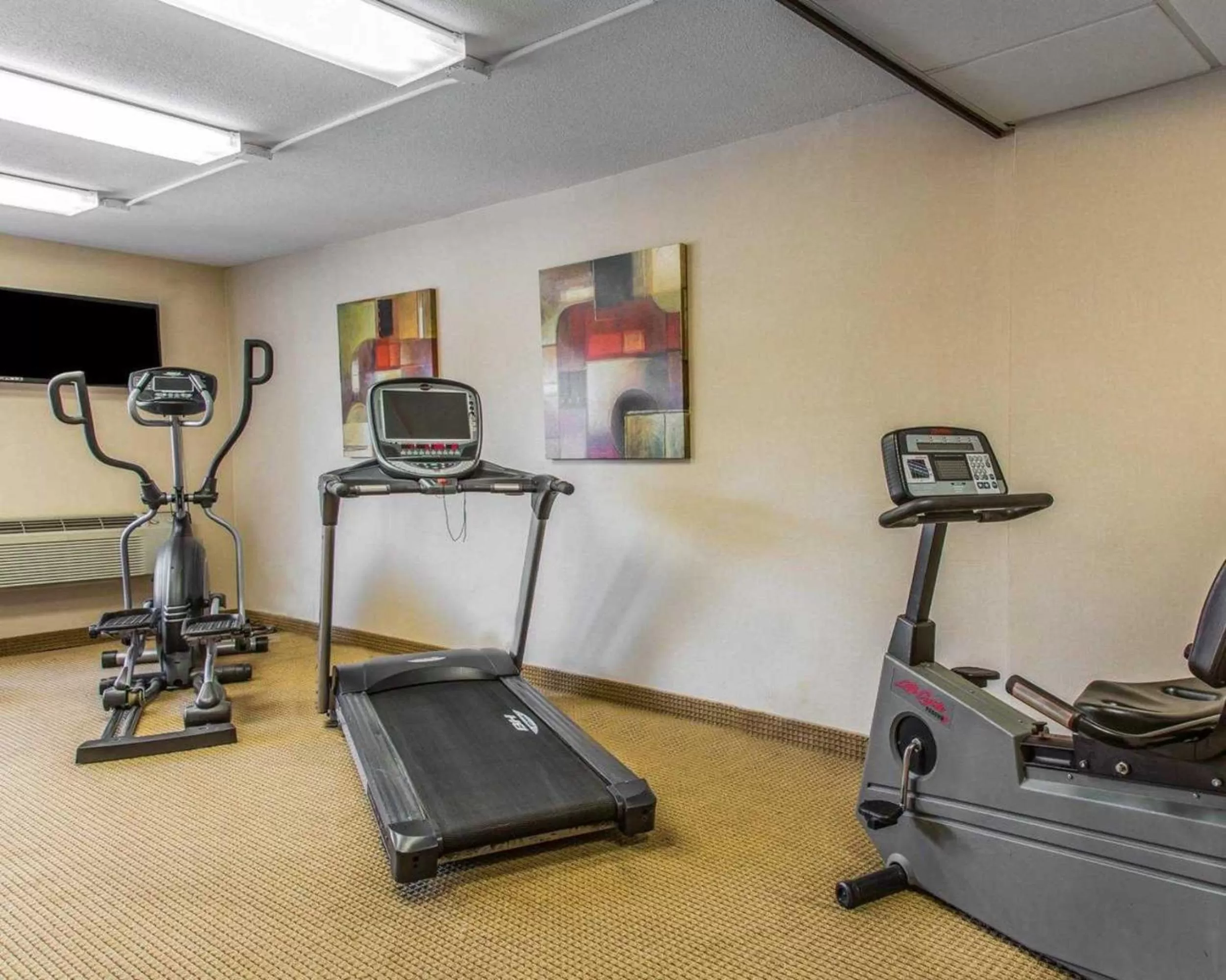 Fitness centre/facilities in Rodeway Inn & Suites East Windsor