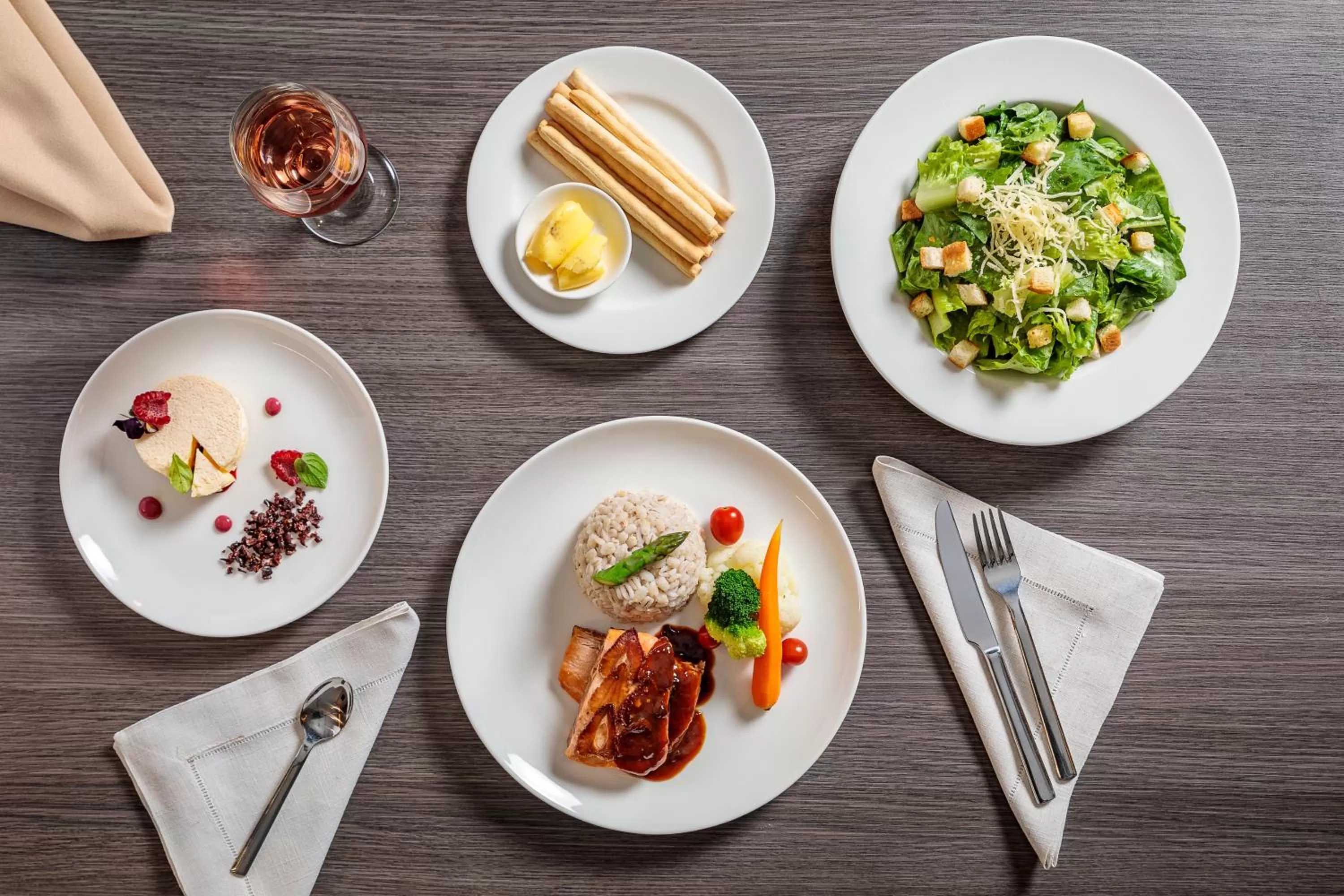 Restaurant/places to eat in Holiday Inn - Quito Airport by IHG