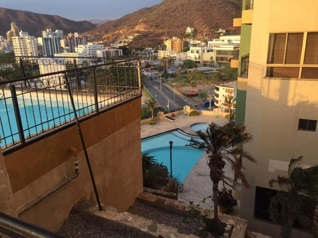 Swimming pool in Edificio El Peñon del Rodadero Apartamento Playa Rodadero