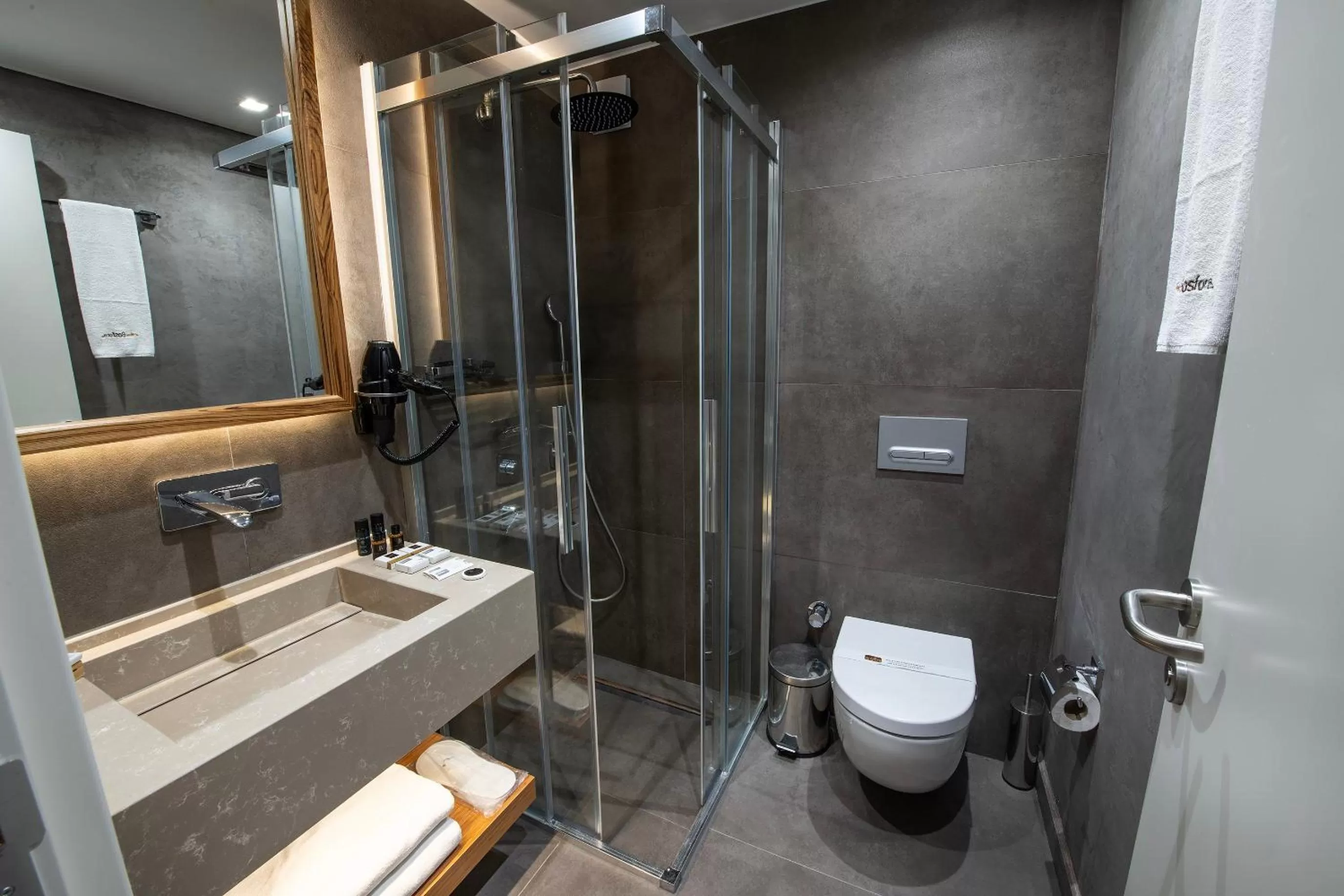 Shower in Hotel Bosfora