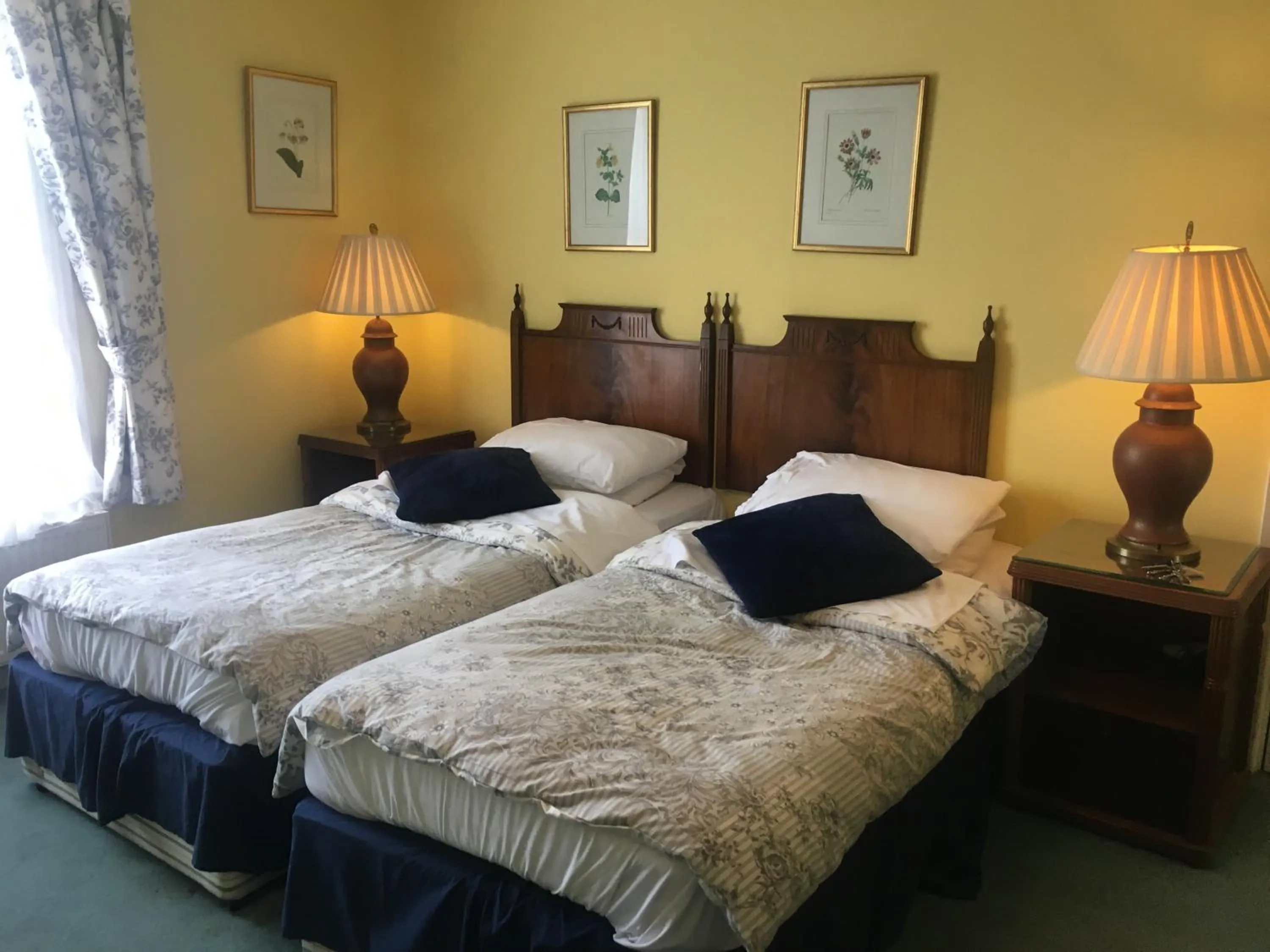 Bed in Dukes Head Inn