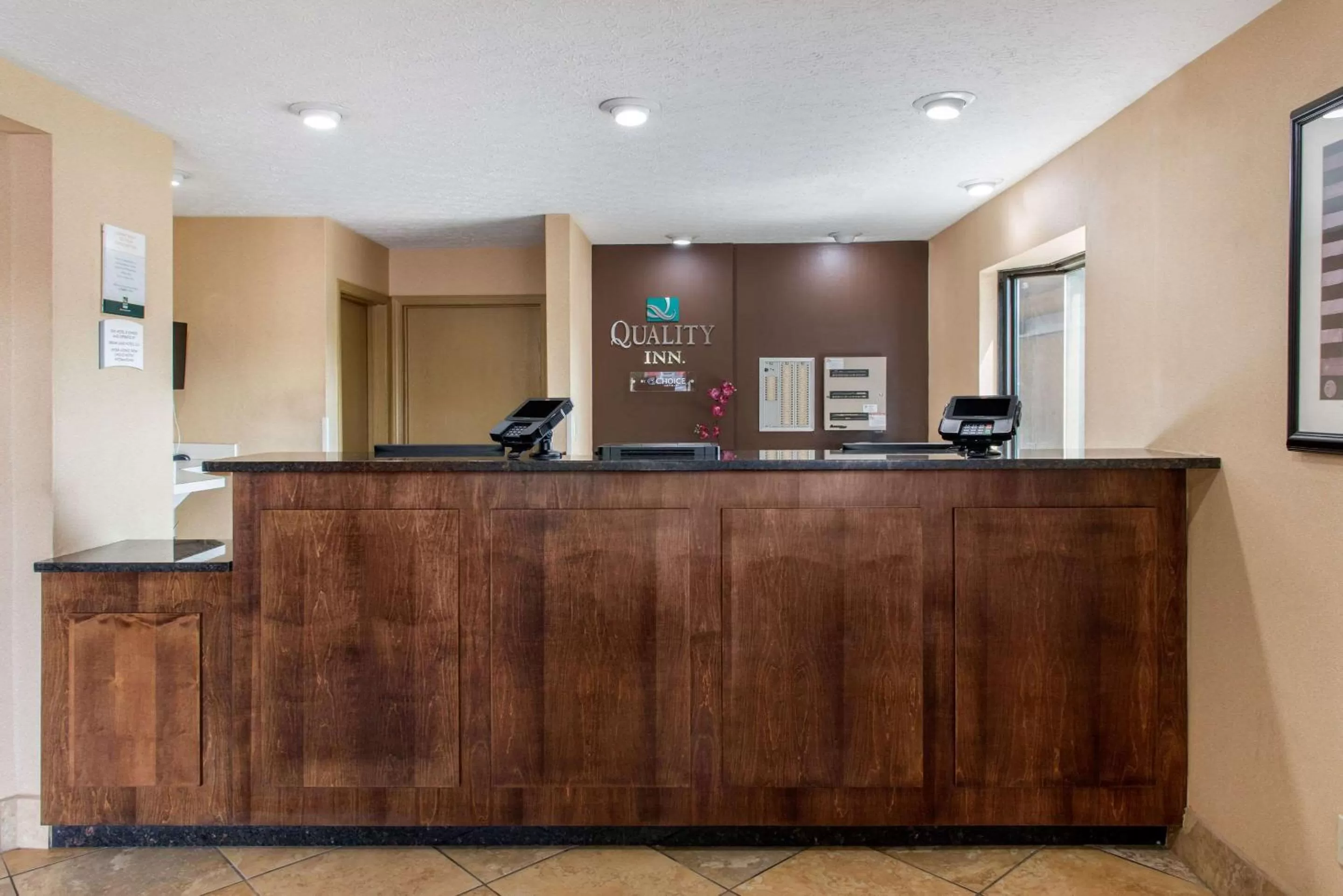 Lobby or reception in Quality Inn Columbus-East