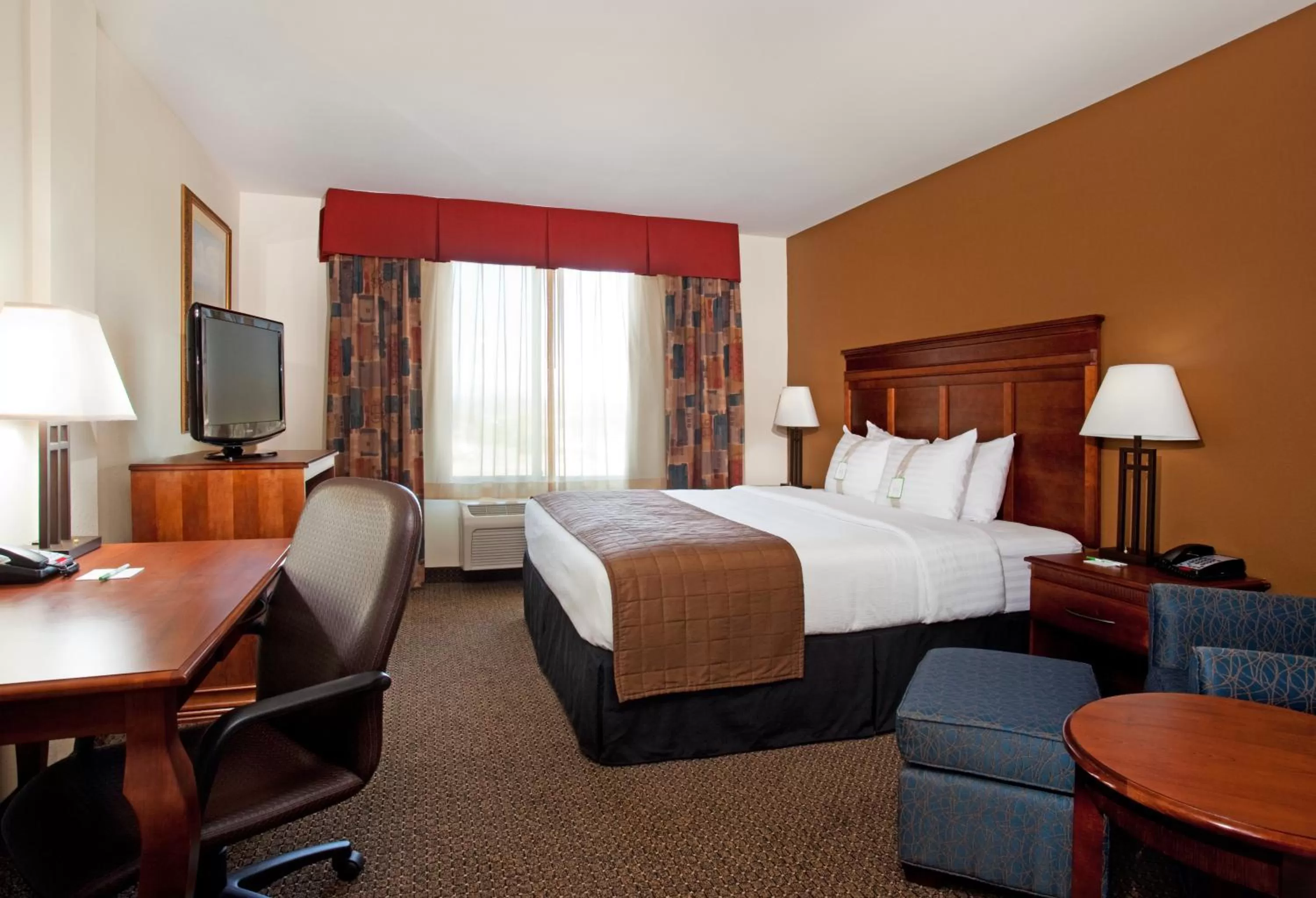 Holiday Inn Express & Suites Trinidad by IHG