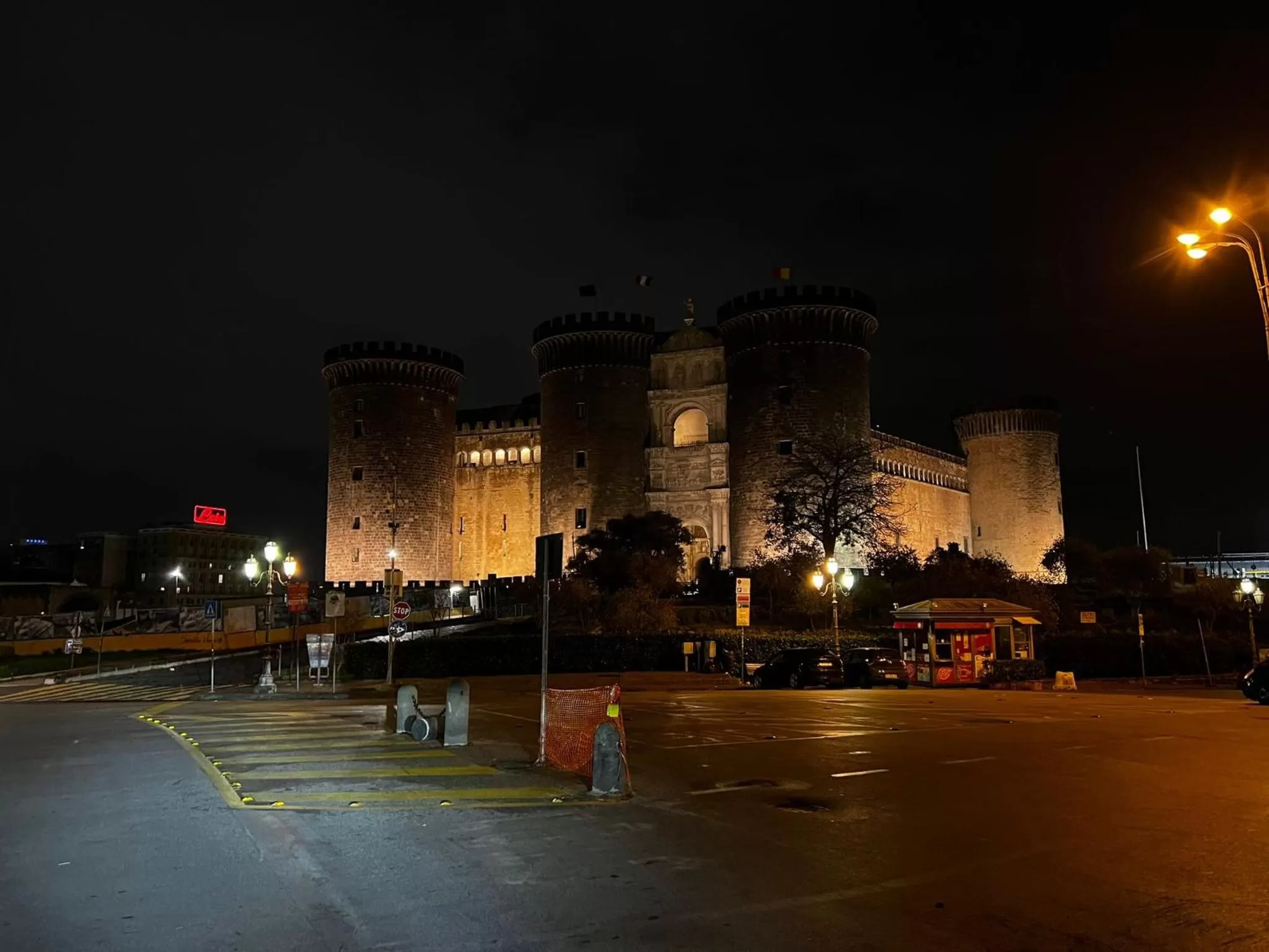 Twin Towers Naples Luxury