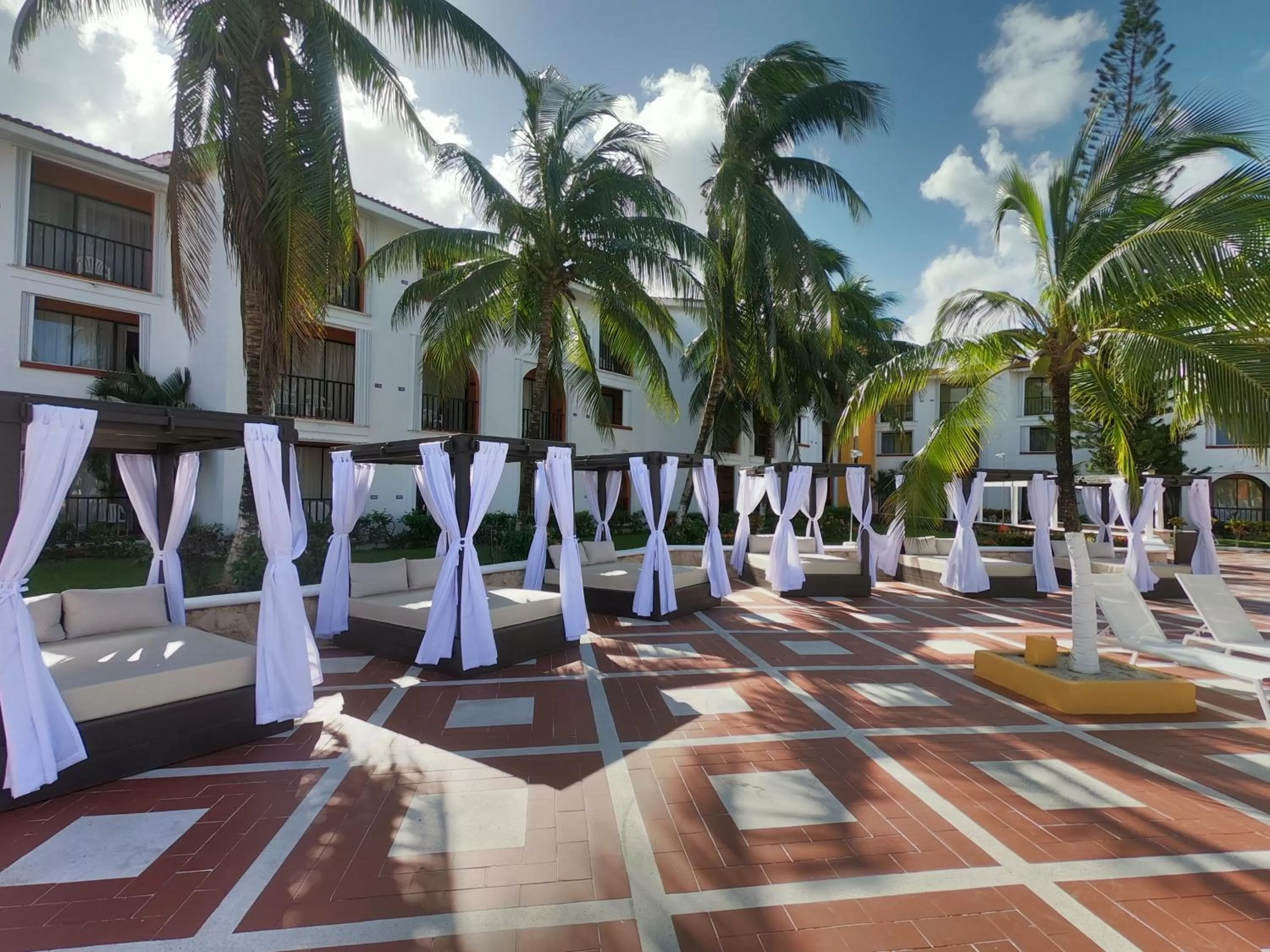 Swimming pool in Cozumel Hotel & Resort Trademark Collection by Wyndham