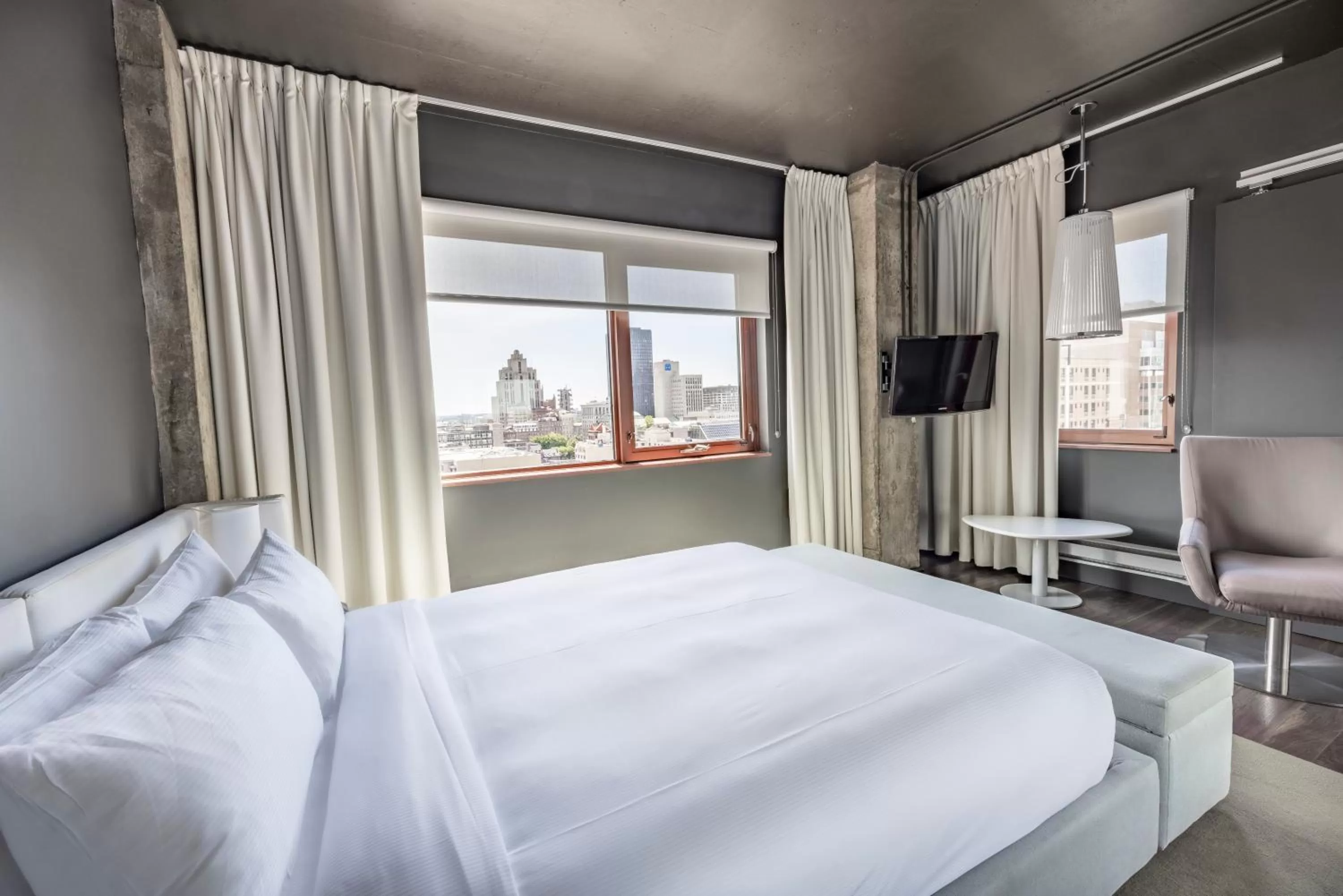 Bed in Hotel Zero 1 Montreal