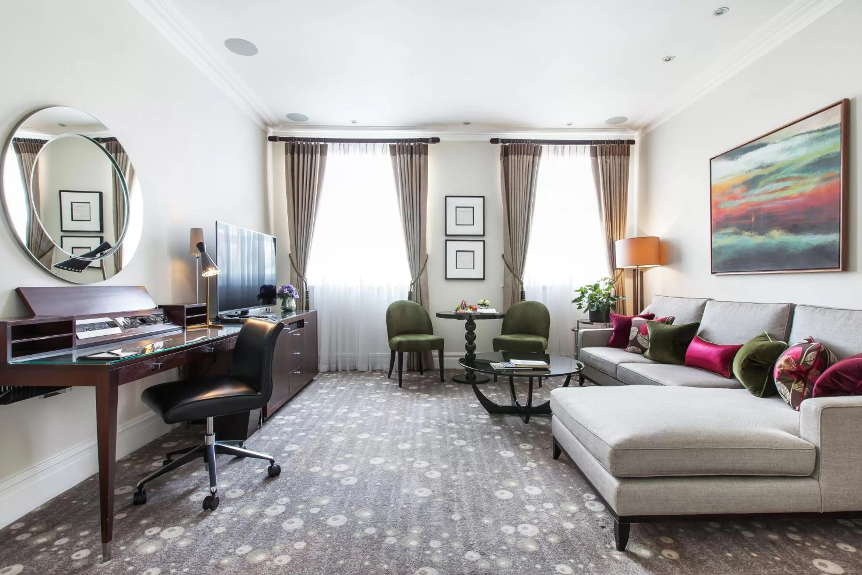 TV and multimedia in Taj 51 Buckingham Gate Suites and Residences