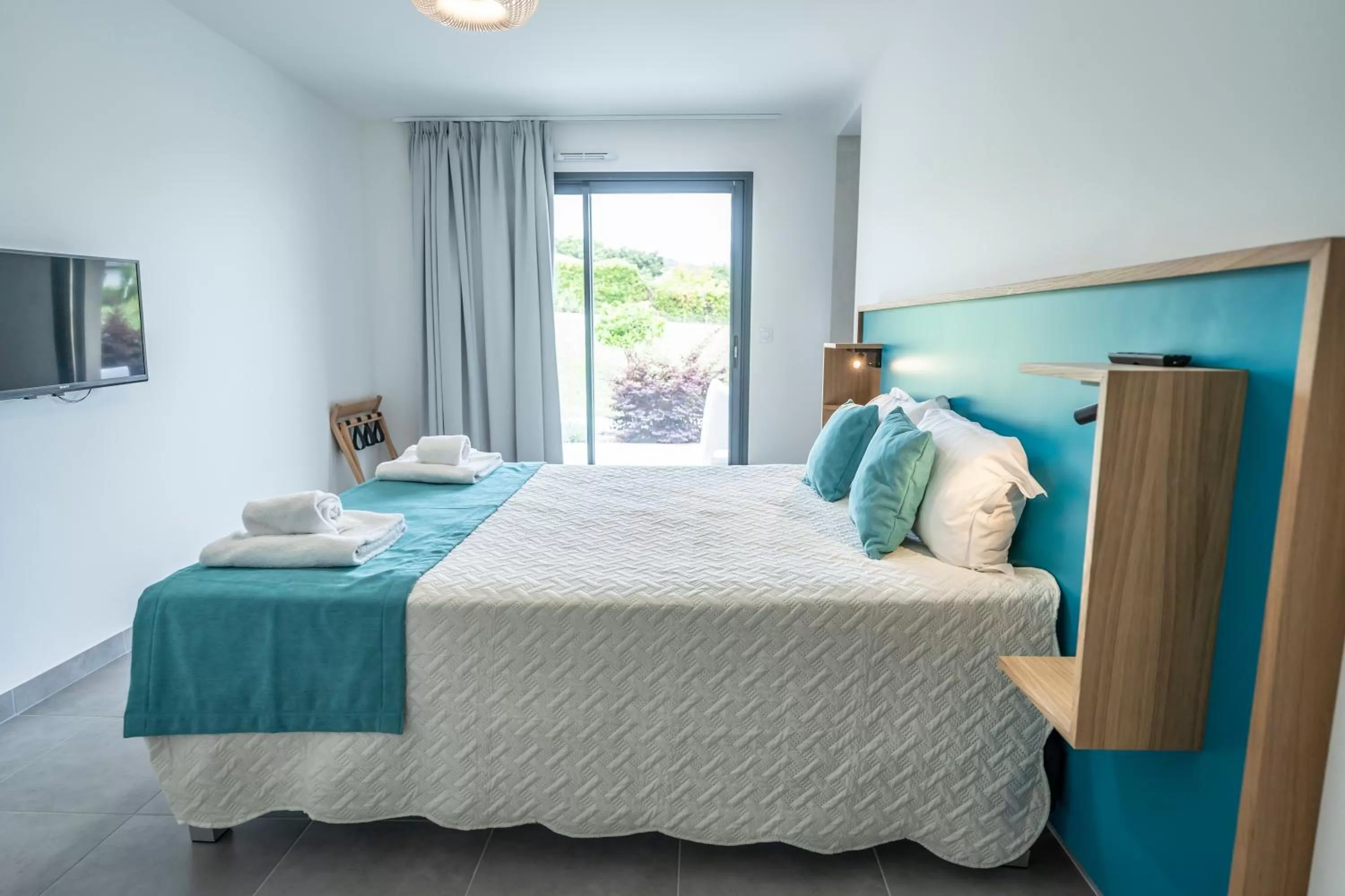 Bedroom, Bed in hôtel résidence a torra