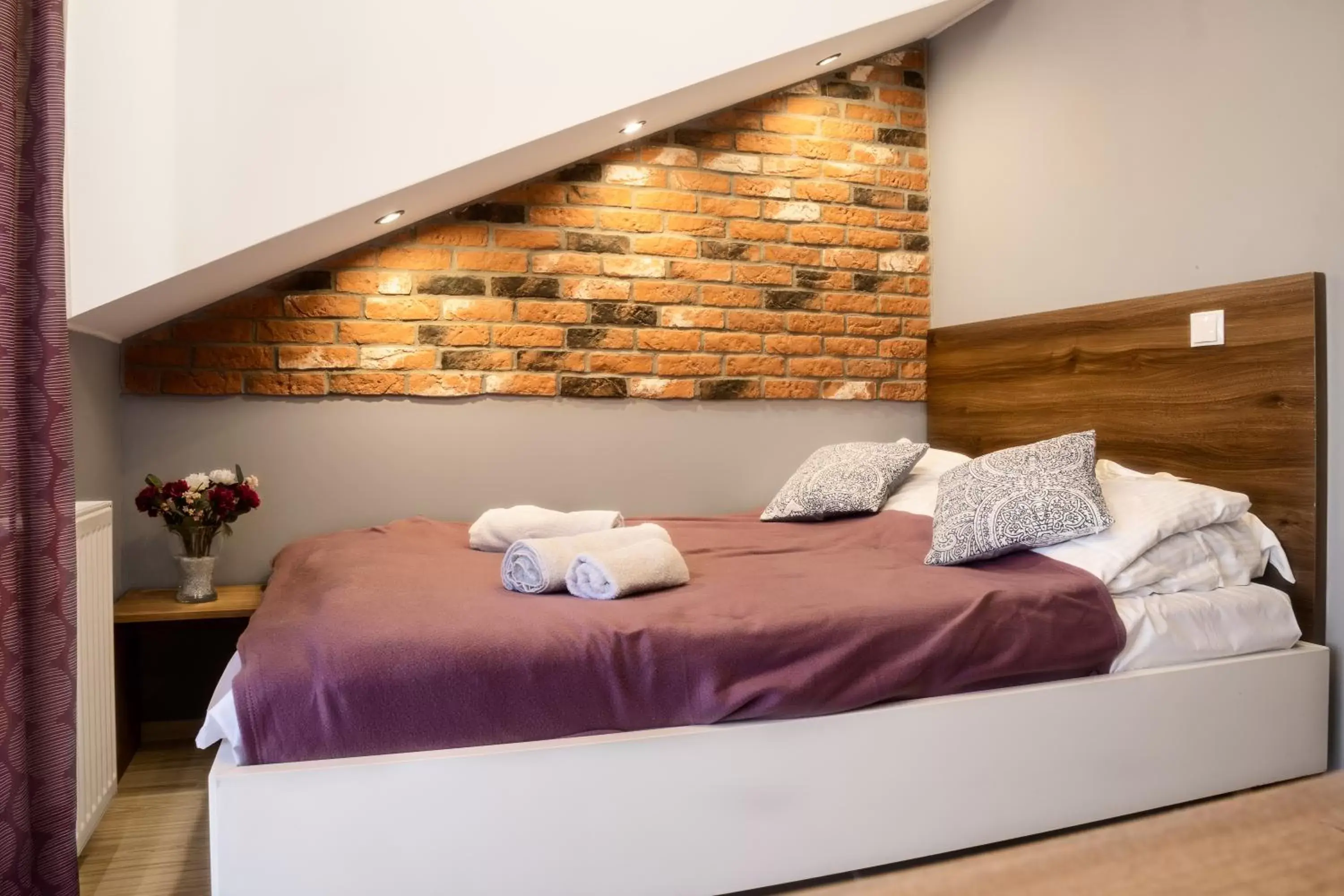 Double Room with Private Bathroom in Kazimierz Residence Square Double Room with Private Bathroom in Kazimierz Residence Square
