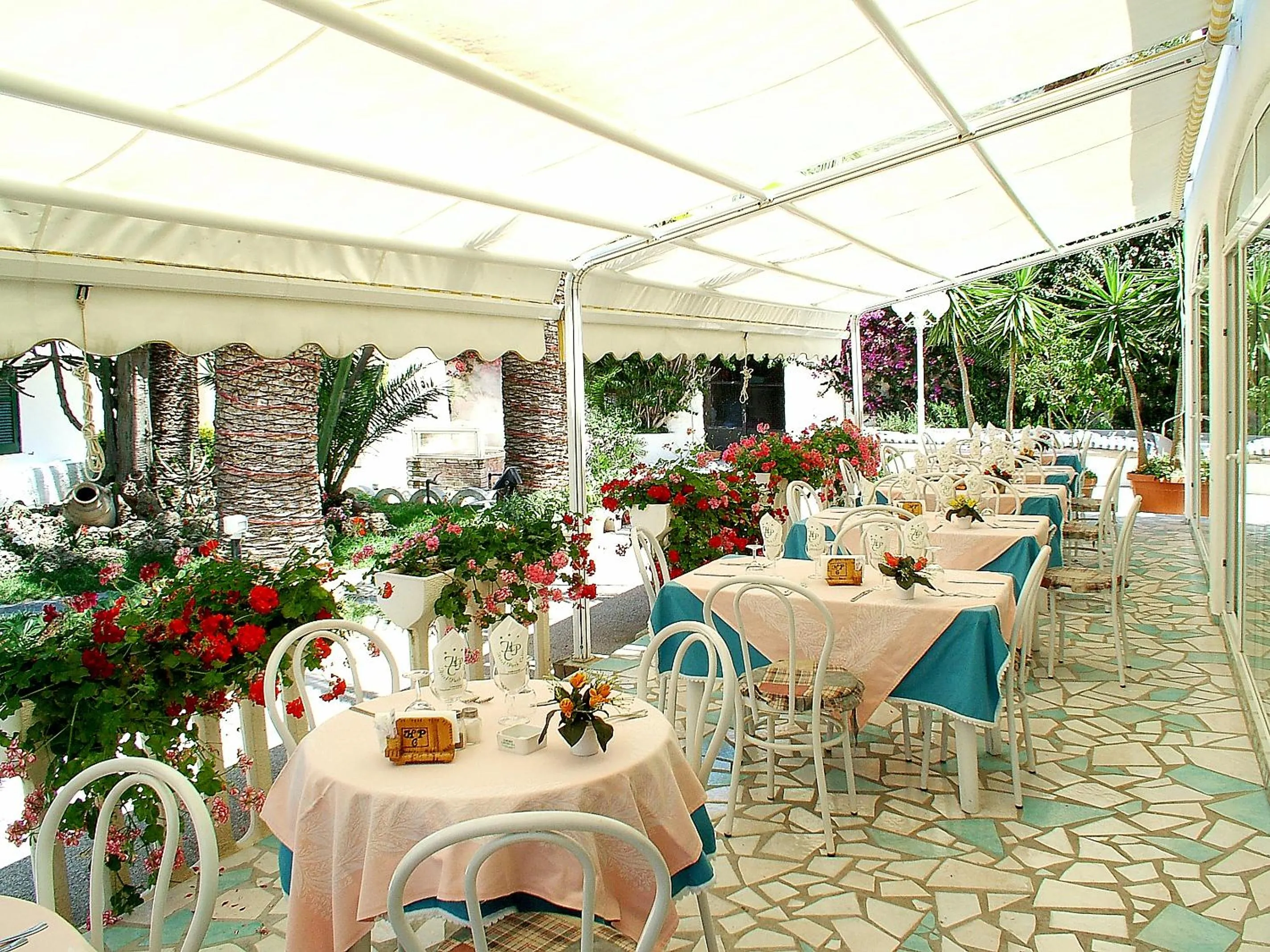 Restaurant/places to eat in Hotel Park Calitto
